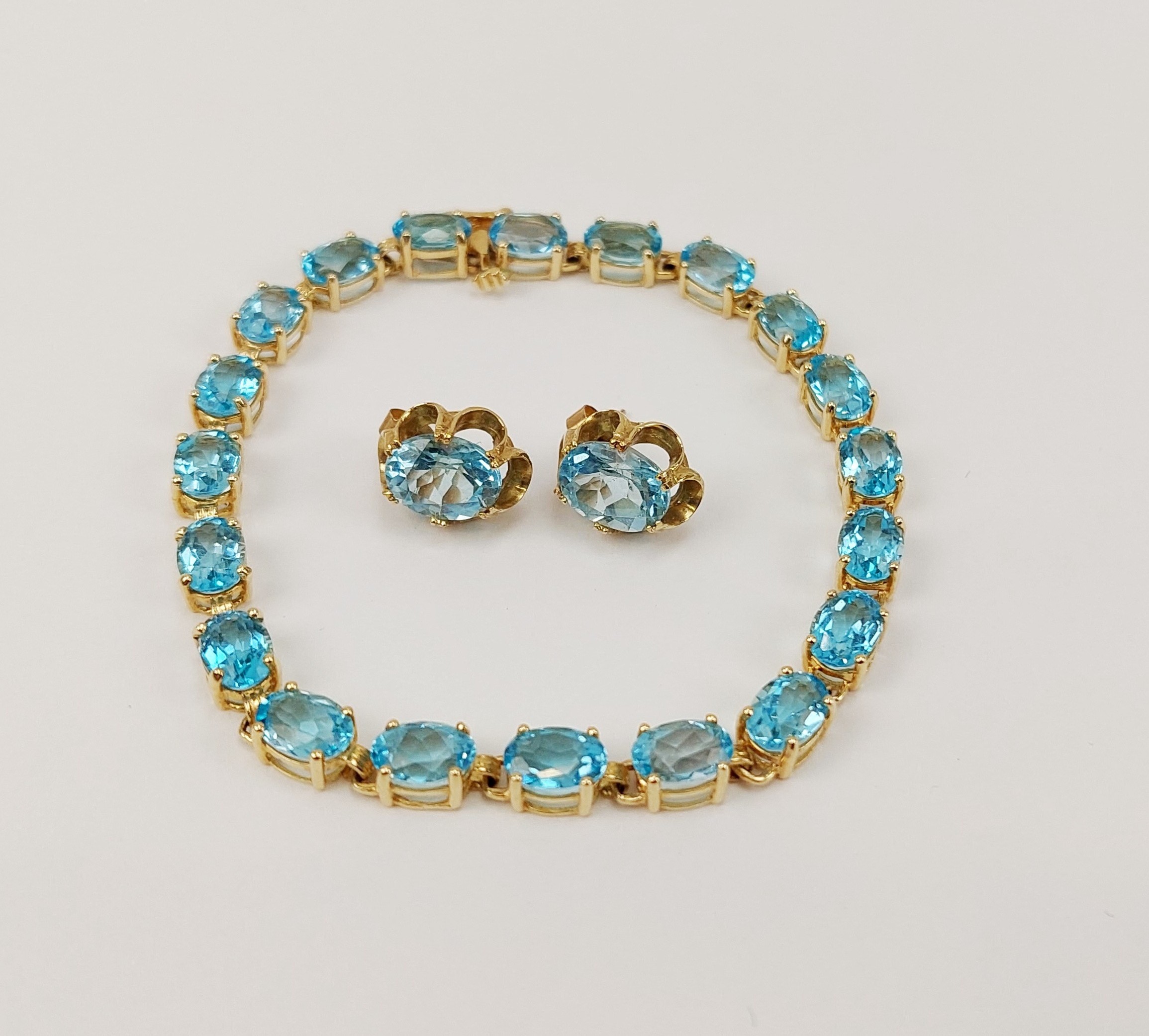 14ct Gold Blue Topaz Bracelet & Earrings Set