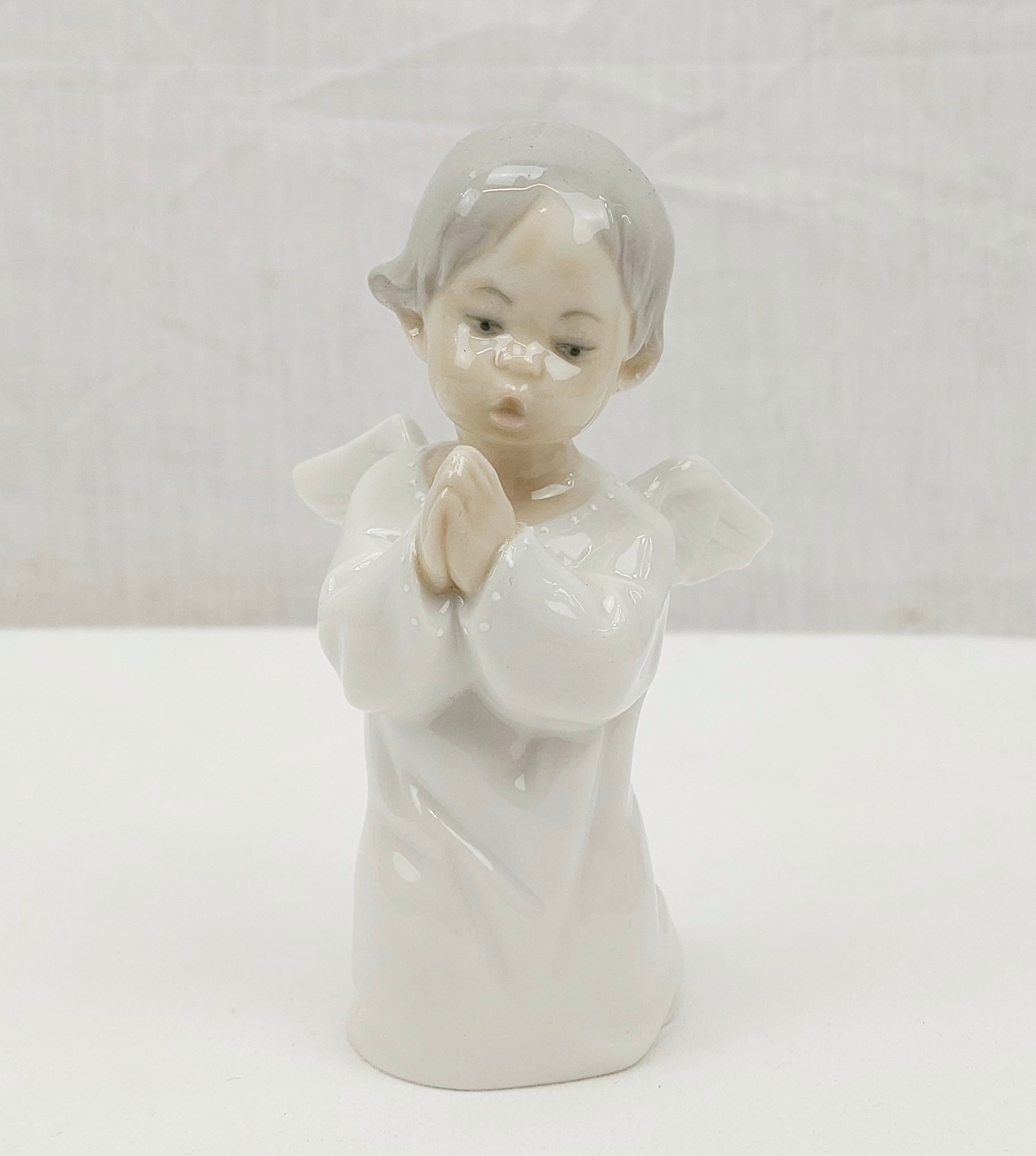 Lladro 4538 Praying Angel Ceramic Figurine