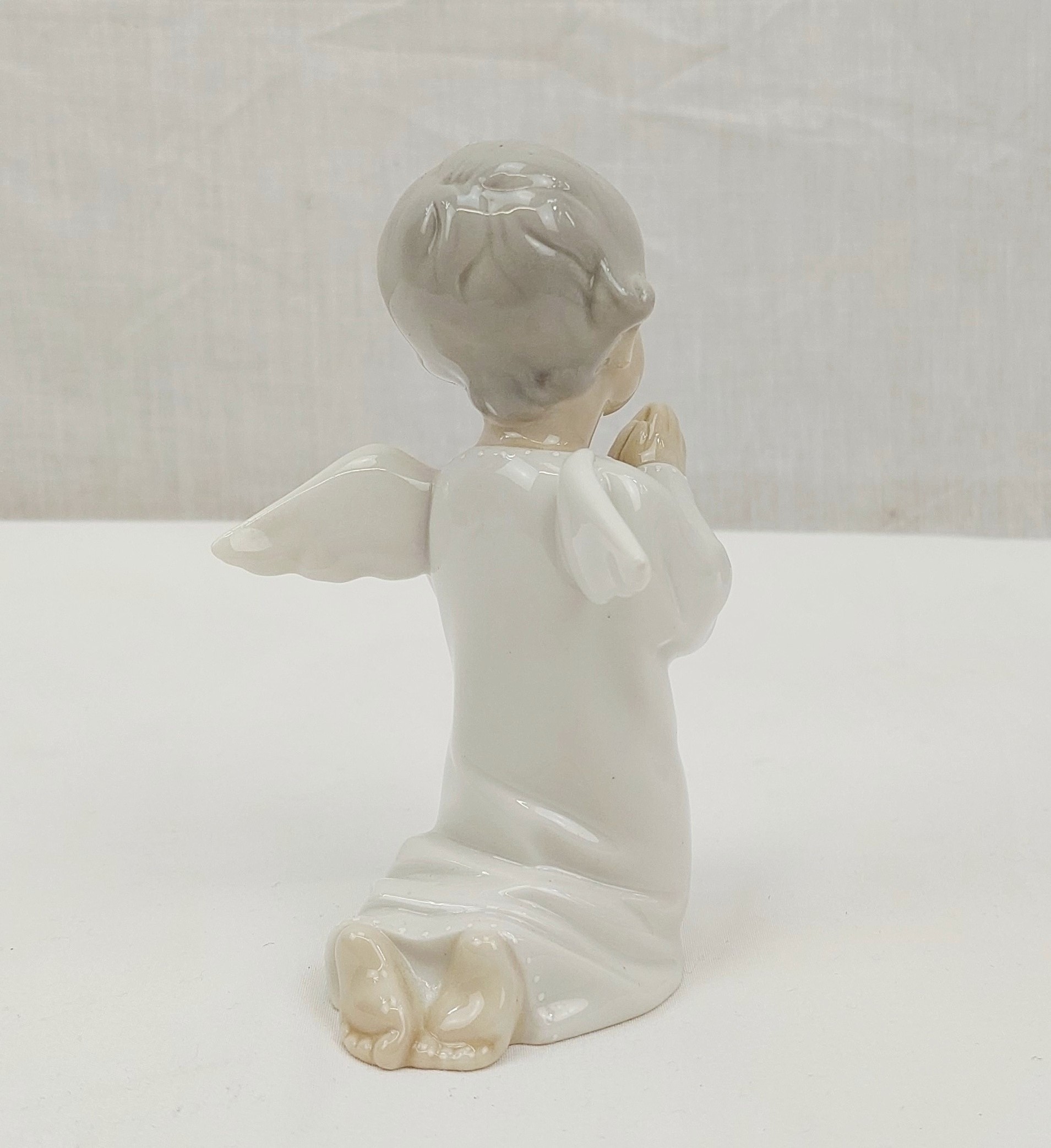Lladro 4538 Praying Angel Ceramic Figurine - Image 2