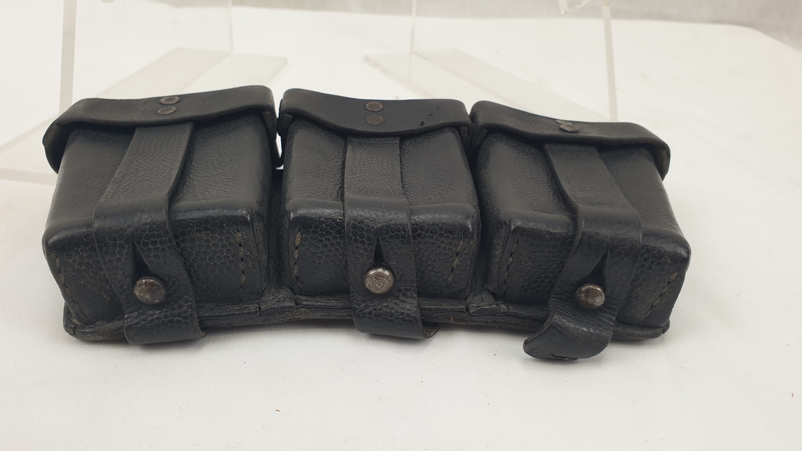 WW2 German K98 Leather Mauser Ammo Pouch - Image 3