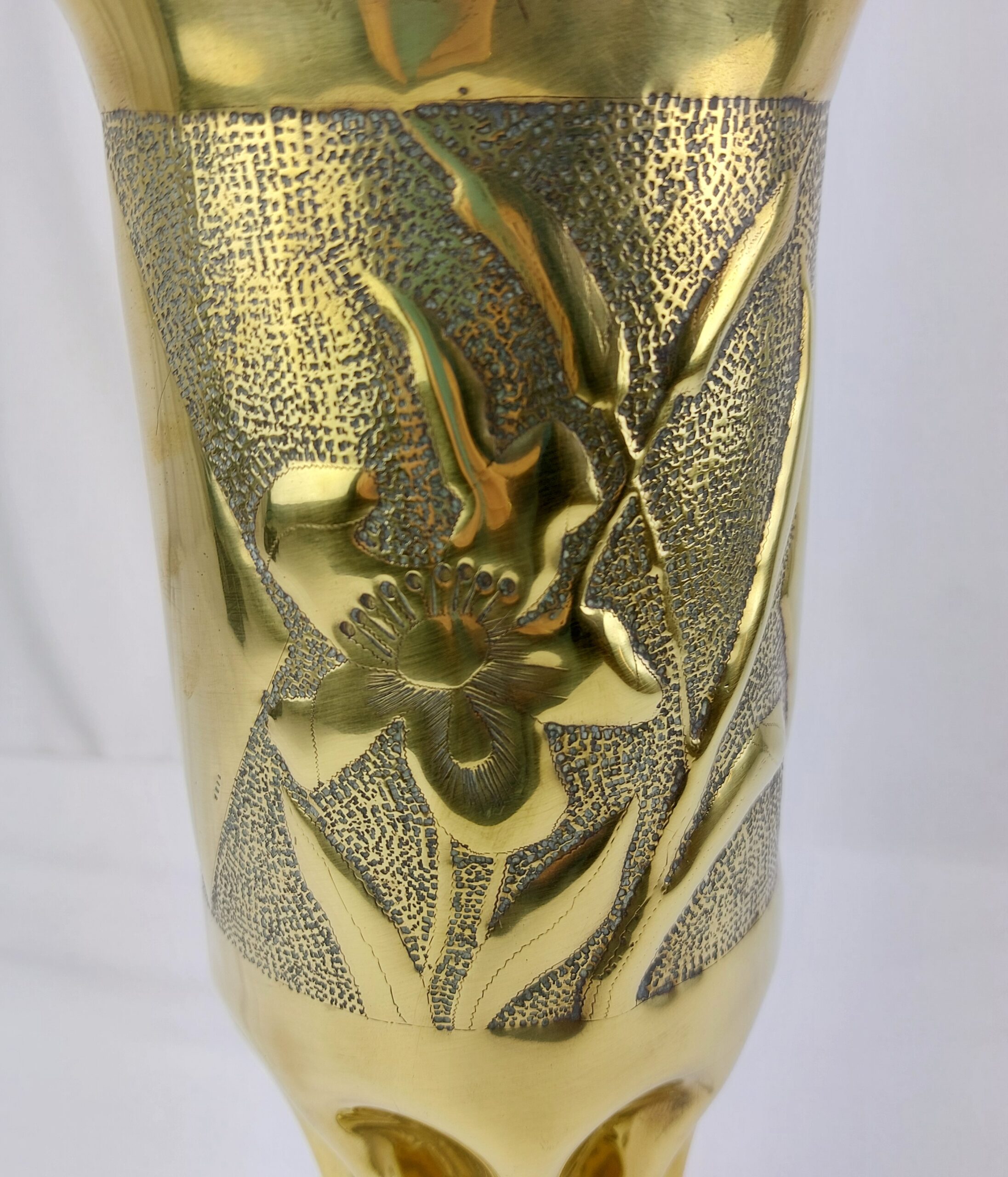 WW2, Ornate, French Trench Art, Brass 'Guerre 1939, 1945' Vase. Made from 105 MM M14 Type 1 Shell, dated 1944 - Image 3