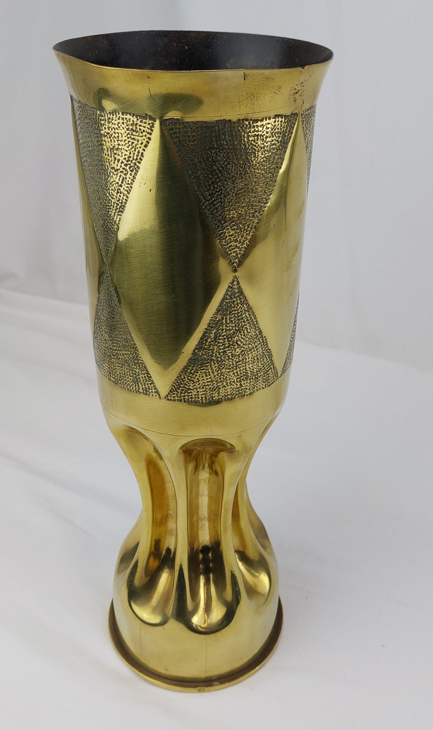 WW2, Ornate, French Trench Art, Brass 'Guerre 1939, 1945' Vase. Made from 105 MM M14 Type 1 Shell, dated 1944 - Image 7