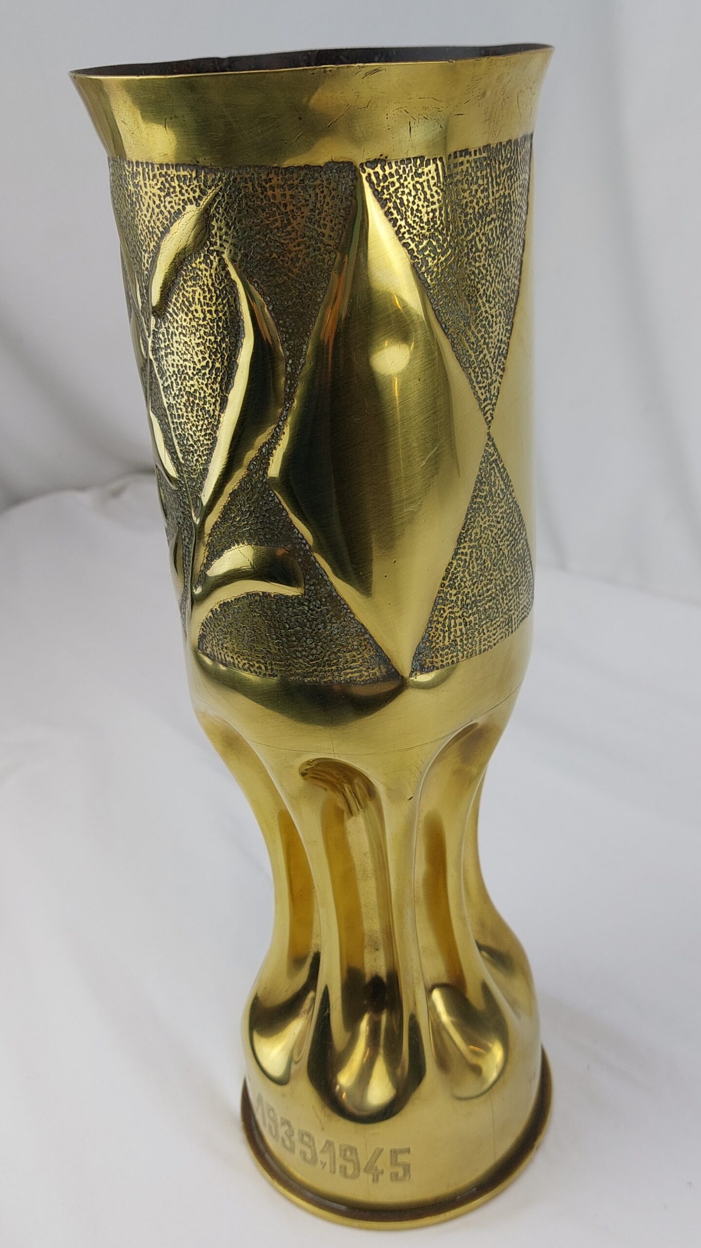 WW2, Ornate, French Trench Art, Brass 'Guerre 1939, 1945' Vase. Made from 105 MM M14 Type 1 Shell, dated 1944 - Image 9