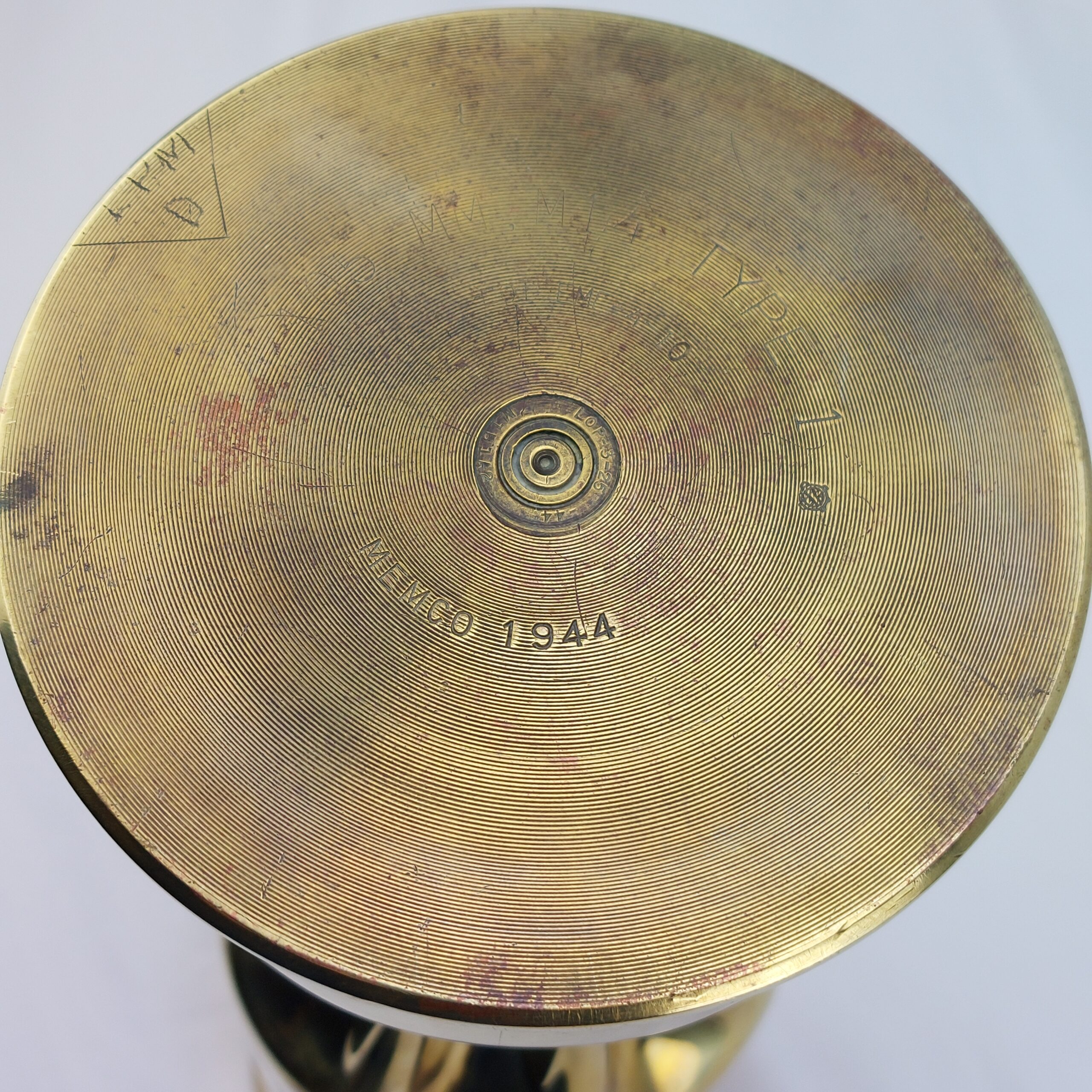 WW2, Ornate, Trench Art, Brass 'Souvenir' Vase, Made from 105 MM M14 Type 1 Shell, dated 1944 - Image 8