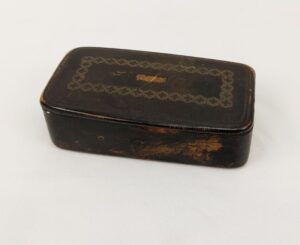 c1800 Georgian Papier Mache Snuff Box