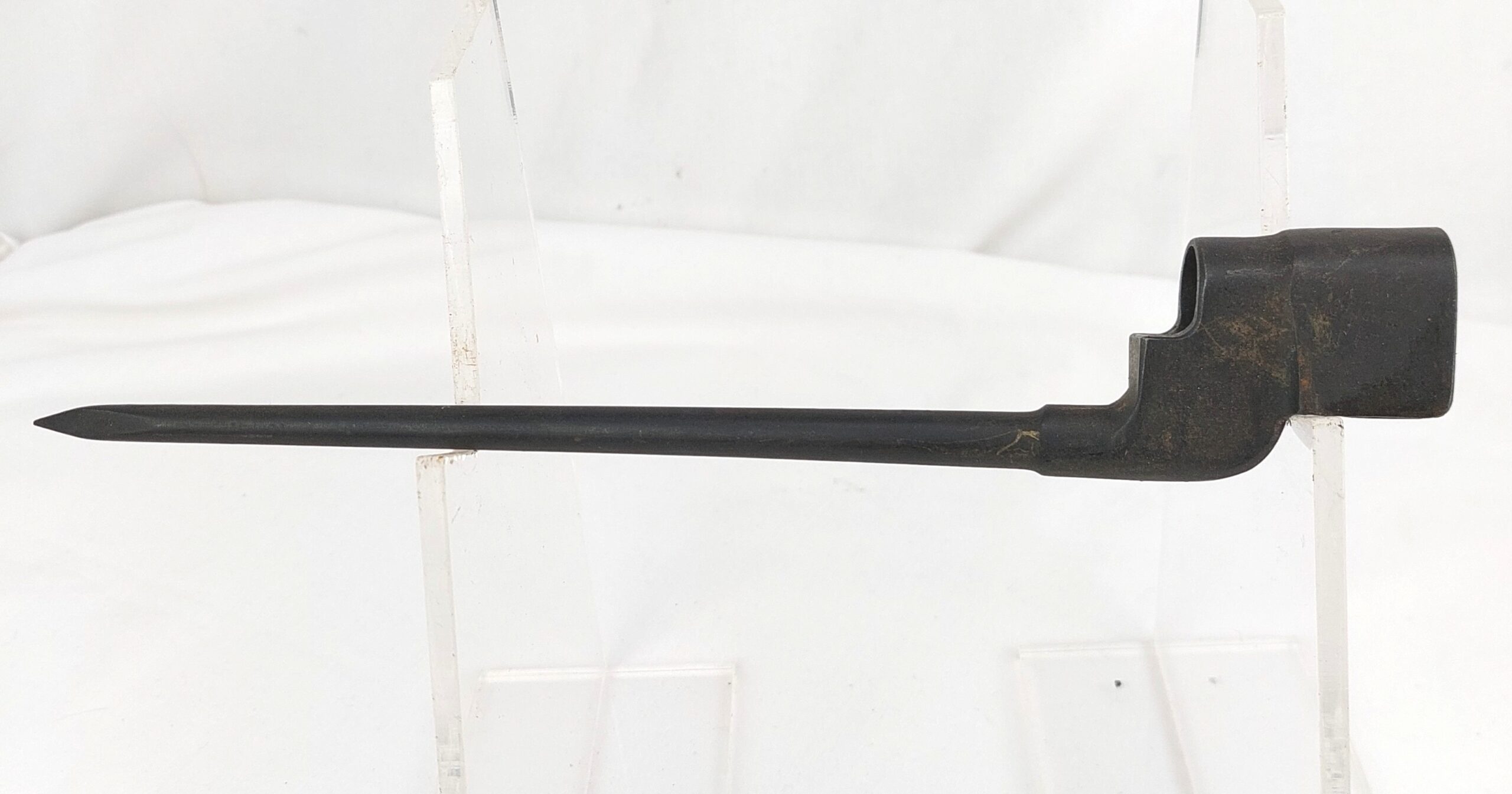 British, WW2, 1943, No 4 Mark II Spike Bayonet, by Singer Manufacturing Co., Clydebank, Scotland - Image 2