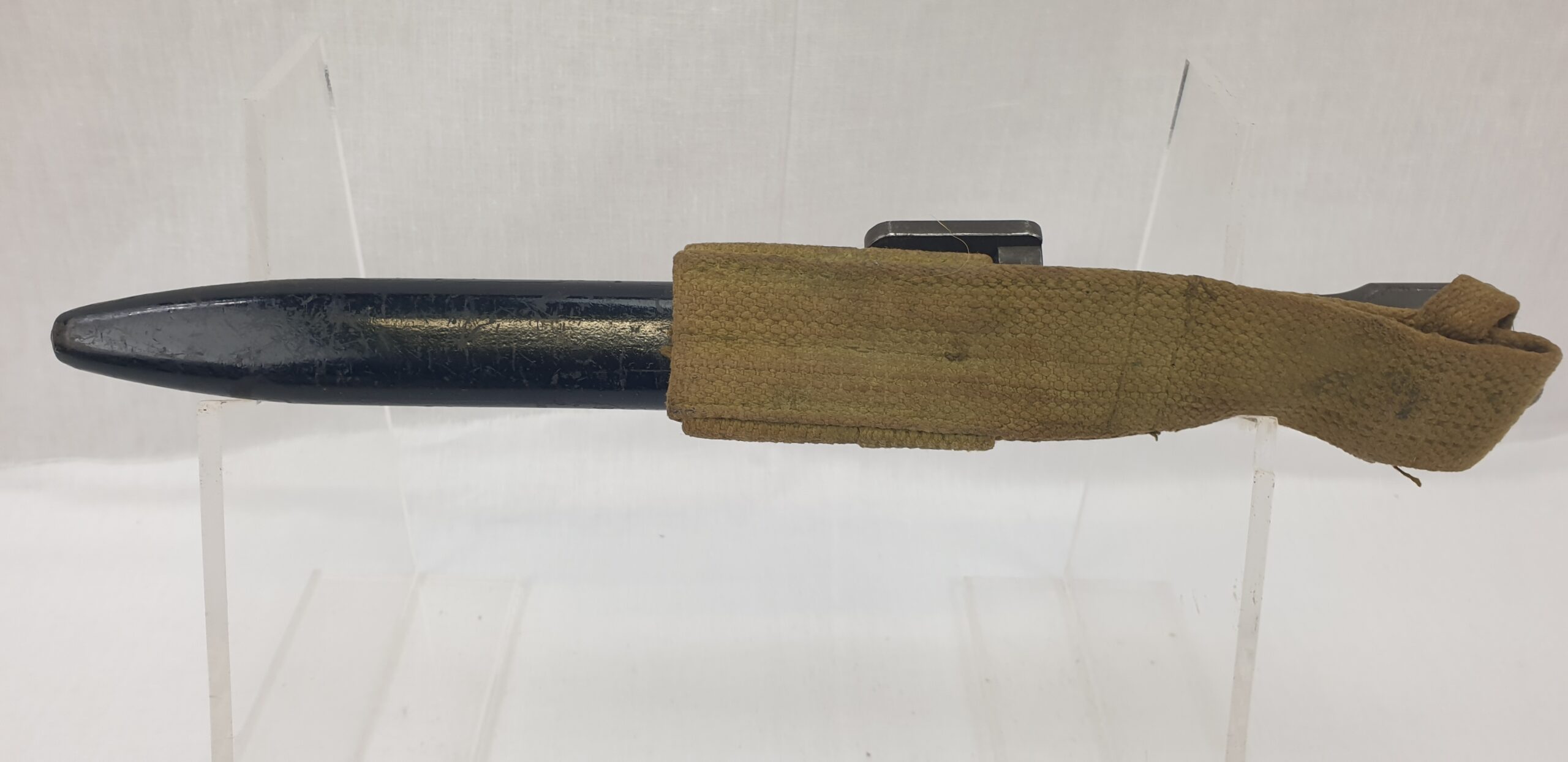 FN FAL Bayonet, Scabbard and Frog, Belgium—FN Type A Bayonet with Wood Grip Scales #1 - Image 7