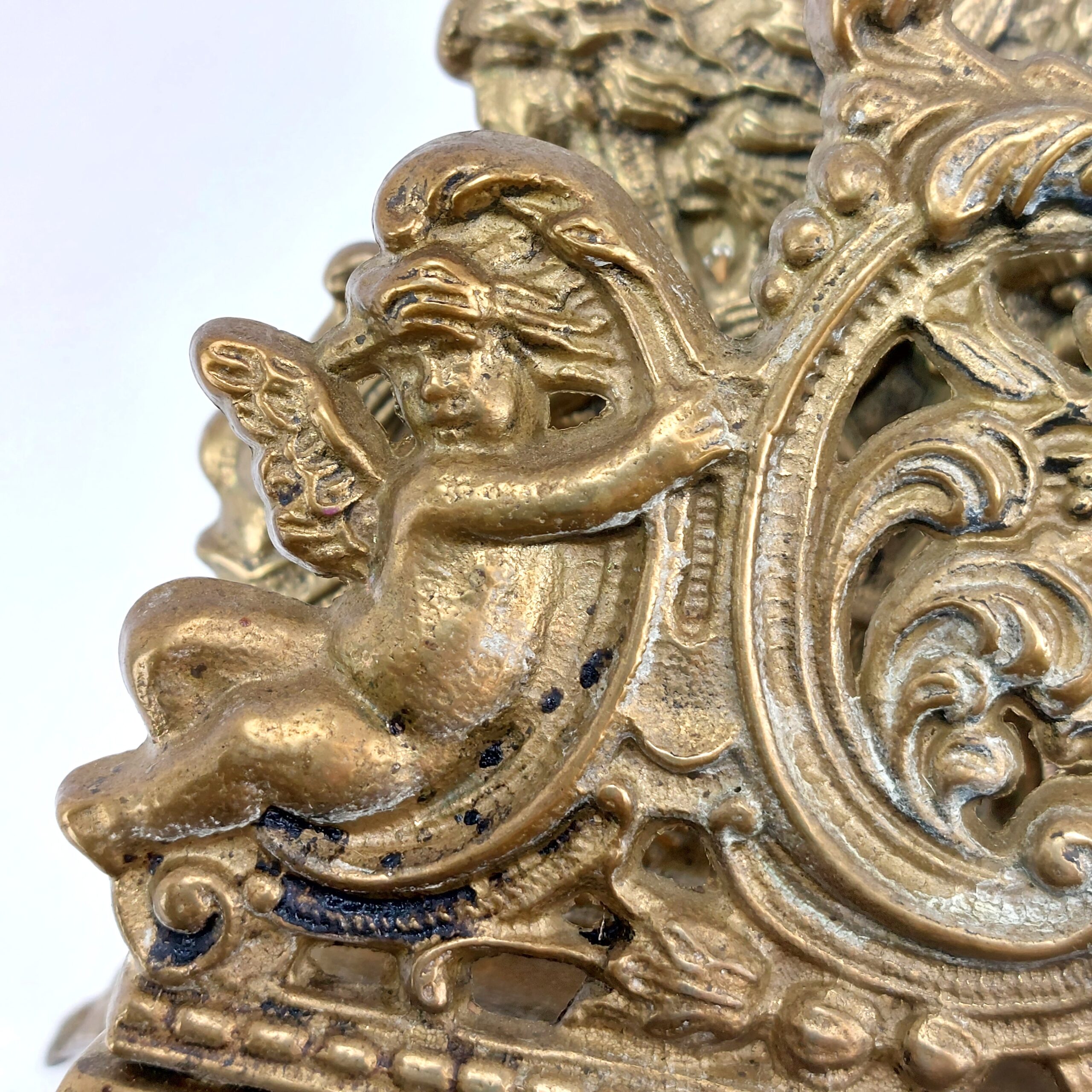 French Baroque, c1900, Repoussé Gilt Brass, Double Ink Well and Letter Holder, decorated with Cherubs - Image 11