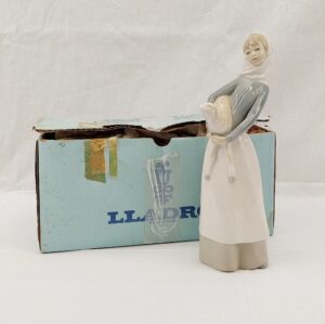 Boxed Lladro Figurine No. 4584 - Girl With Lamb