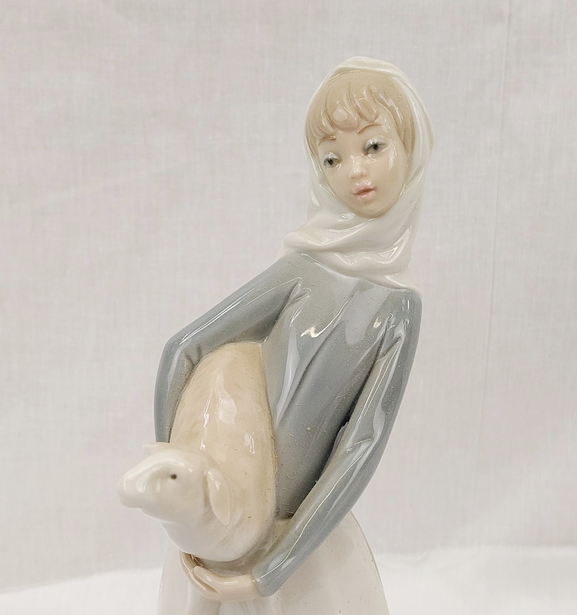 Boxed Lladro Figurine No. 4584 - Girl With Lamb - Image 3