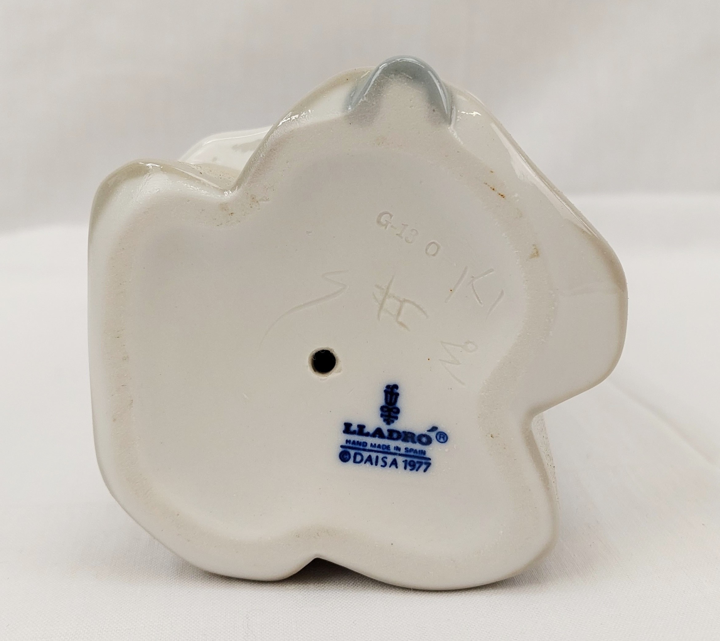 Boxed Lladro Figurine No. 4584 - Girl With Lamb - Image 6