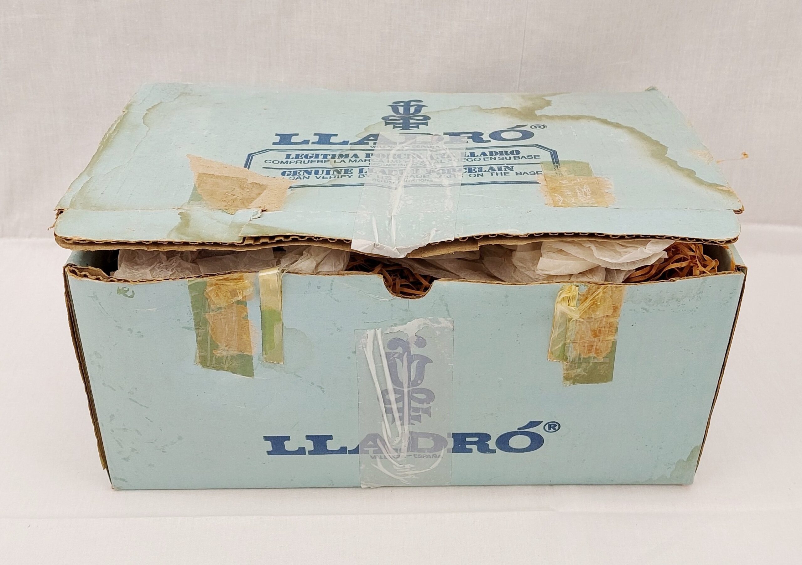 Boxed Lladro Figurine No. 4584 - Girl With Lamb - Image 7