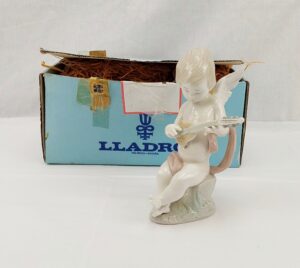Boxed Lladro Figurine No. 1231 – Angel With Lute
