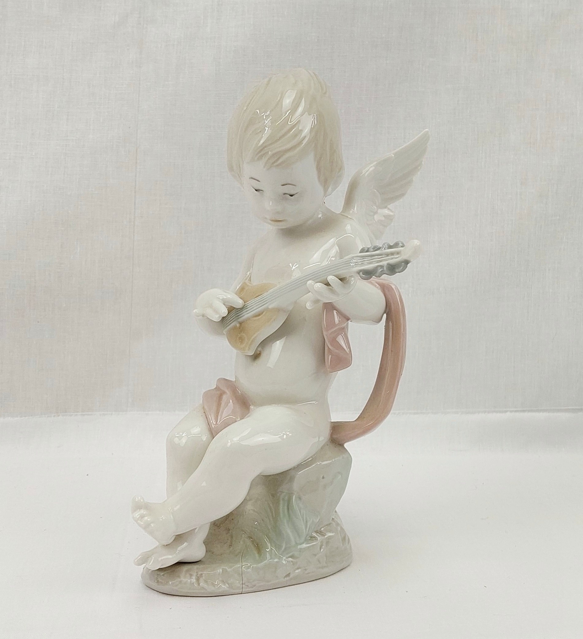 Boxed Lladro Figurine No. 1231 – Angel With Lute - Image 2