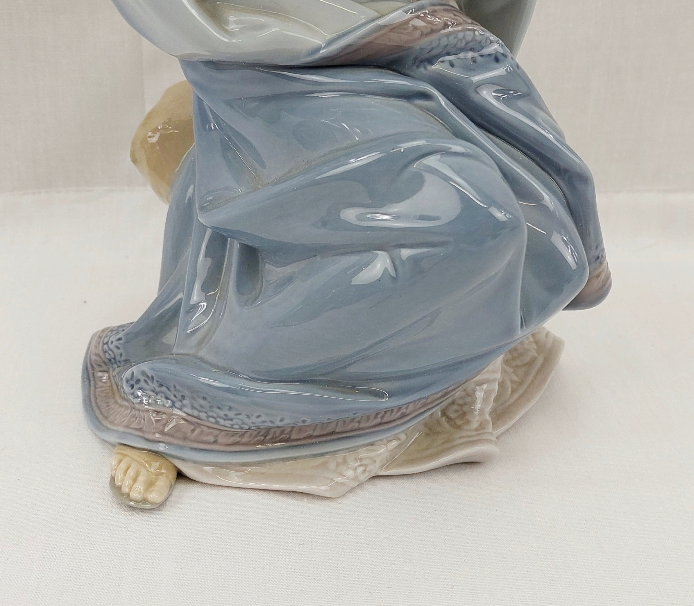 Lladro Figurine No. 1387 – Virgin Mary - Image 4