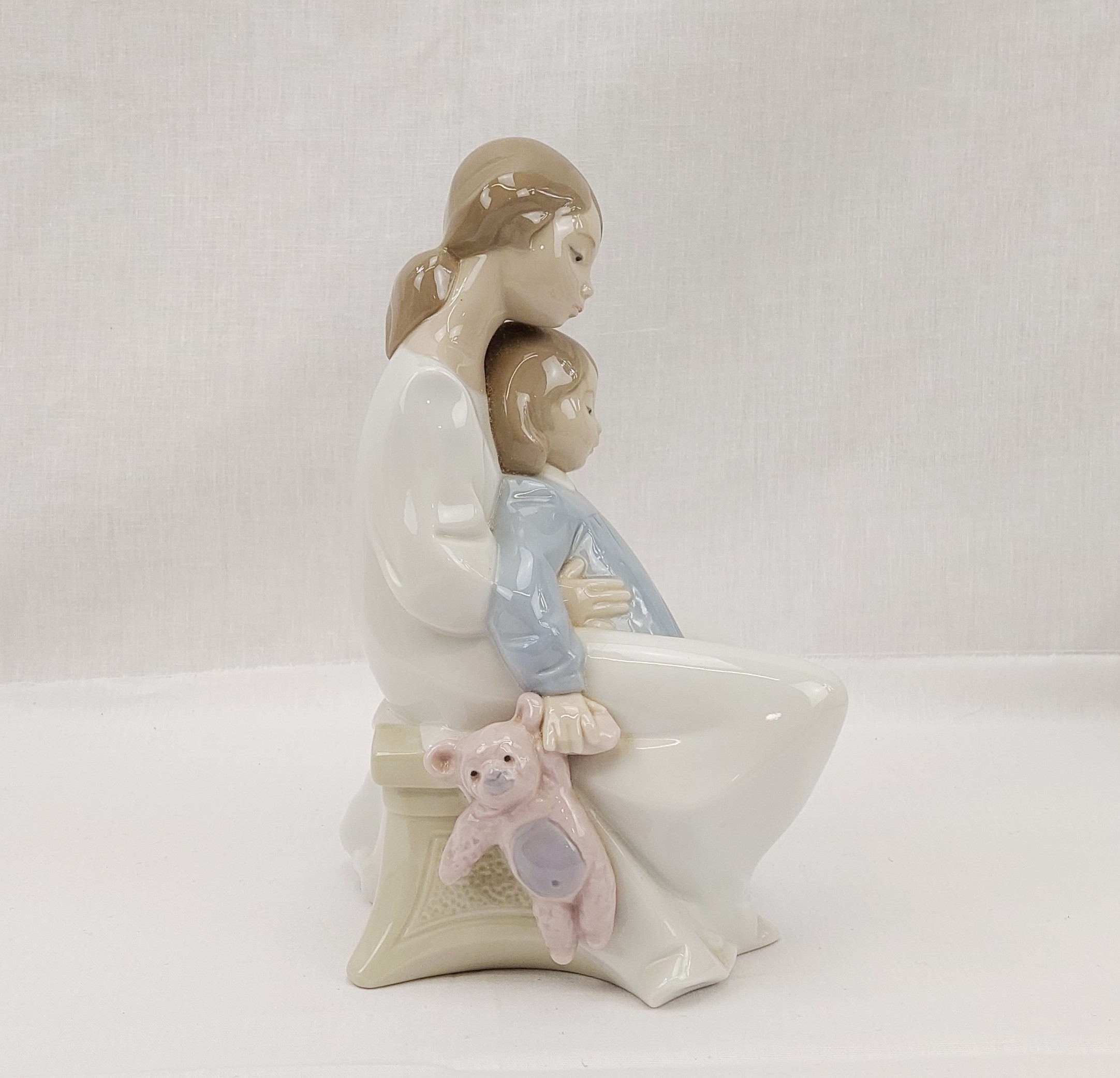 Boxed Nao by Lladro Figurine No. 1429 – A Moment With Mummy - Image 5