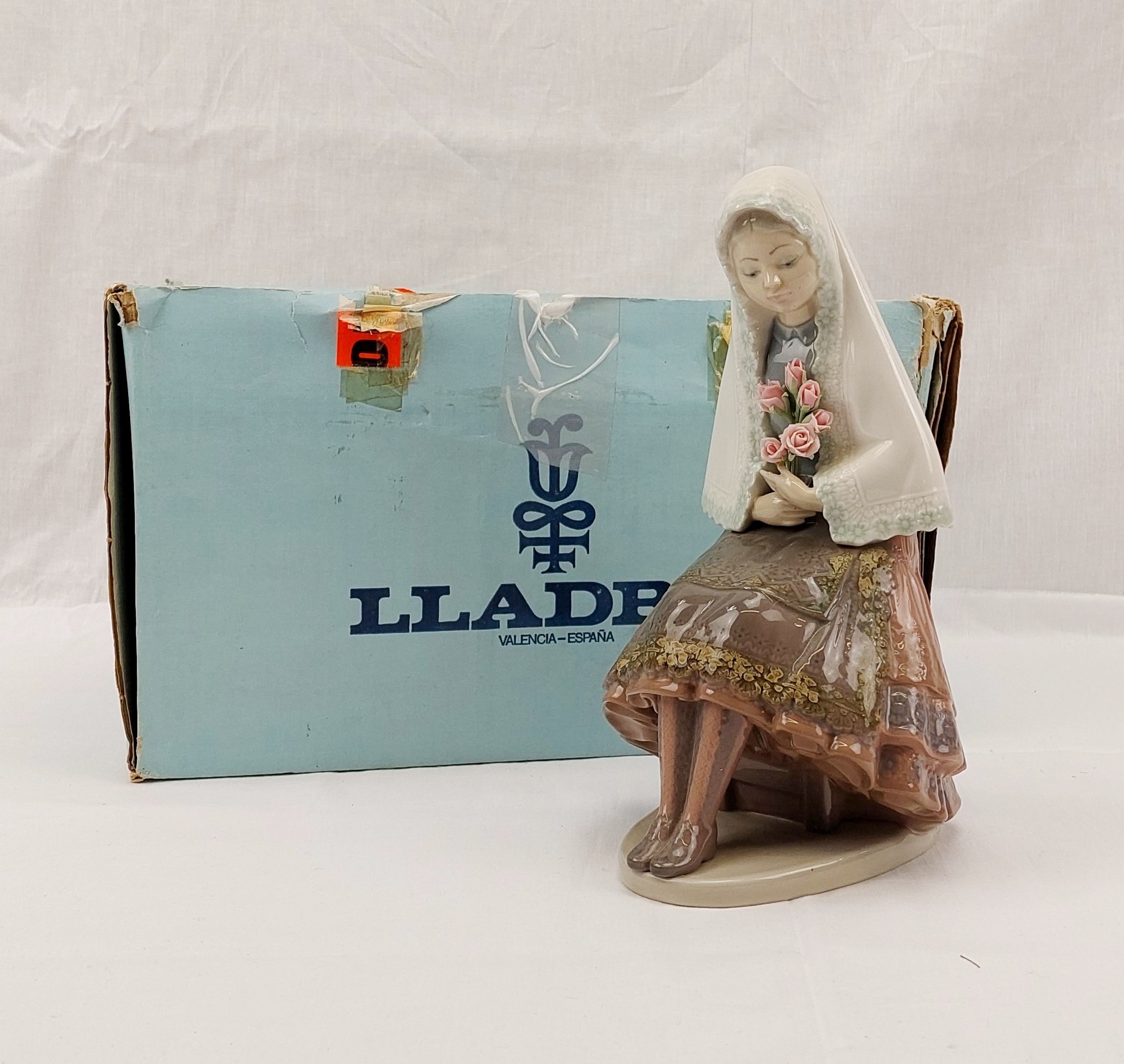 Boxed Lladro Figurine No. 5127 - Girl Sitting With Roses