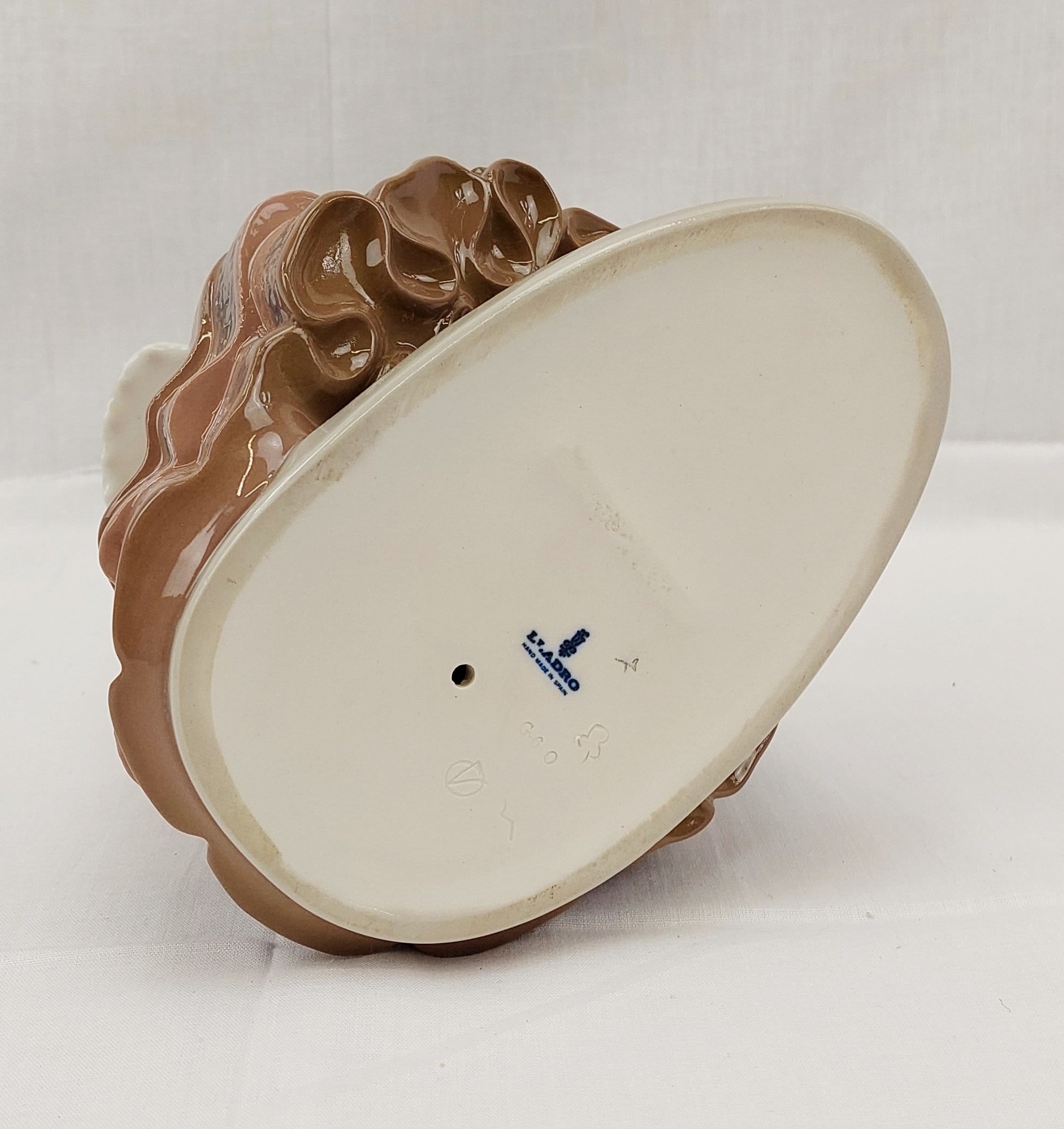 Boxed Lladro Figurine No. 5127 - Girl Sitting With Roses - Image 8
