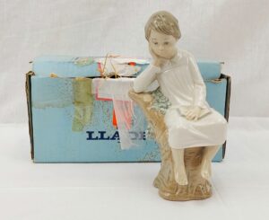 Boxed Lladro Figurine No. 4876 – Little Thinker Boy