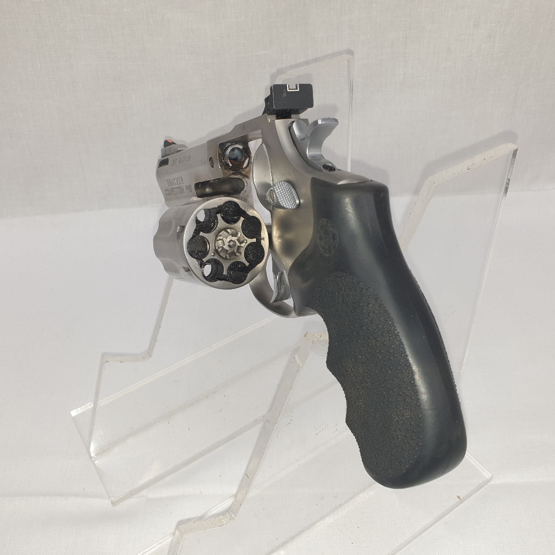 Brazilian Taurus .375 Magnum Tracker Competition Pro Revolver - Image 12