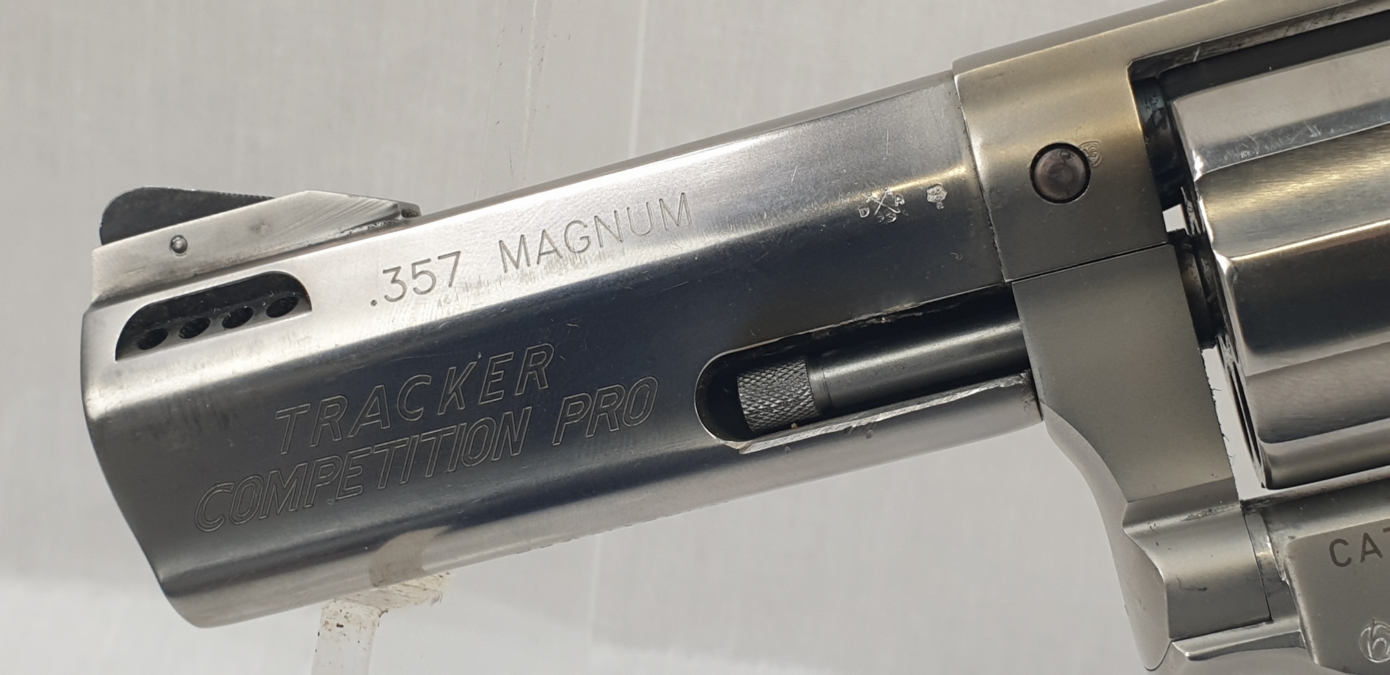 Brazilian Taurus .375 Magnum Tracker Competition Pro Revolver - Image 2