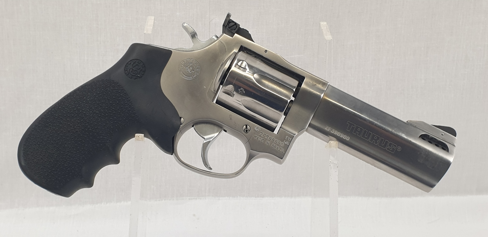 Brazilian Taurus .375 Magnum Tracker Competition Pro Revolver - Image 6