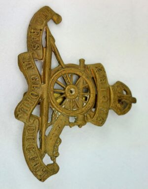 WW2, British Army, Royal Artillery Officers Slider Cap Badge, Featuring The Kings Crown