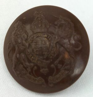 WW2, British, Brown Plastic General Service button, with the coat of arms
