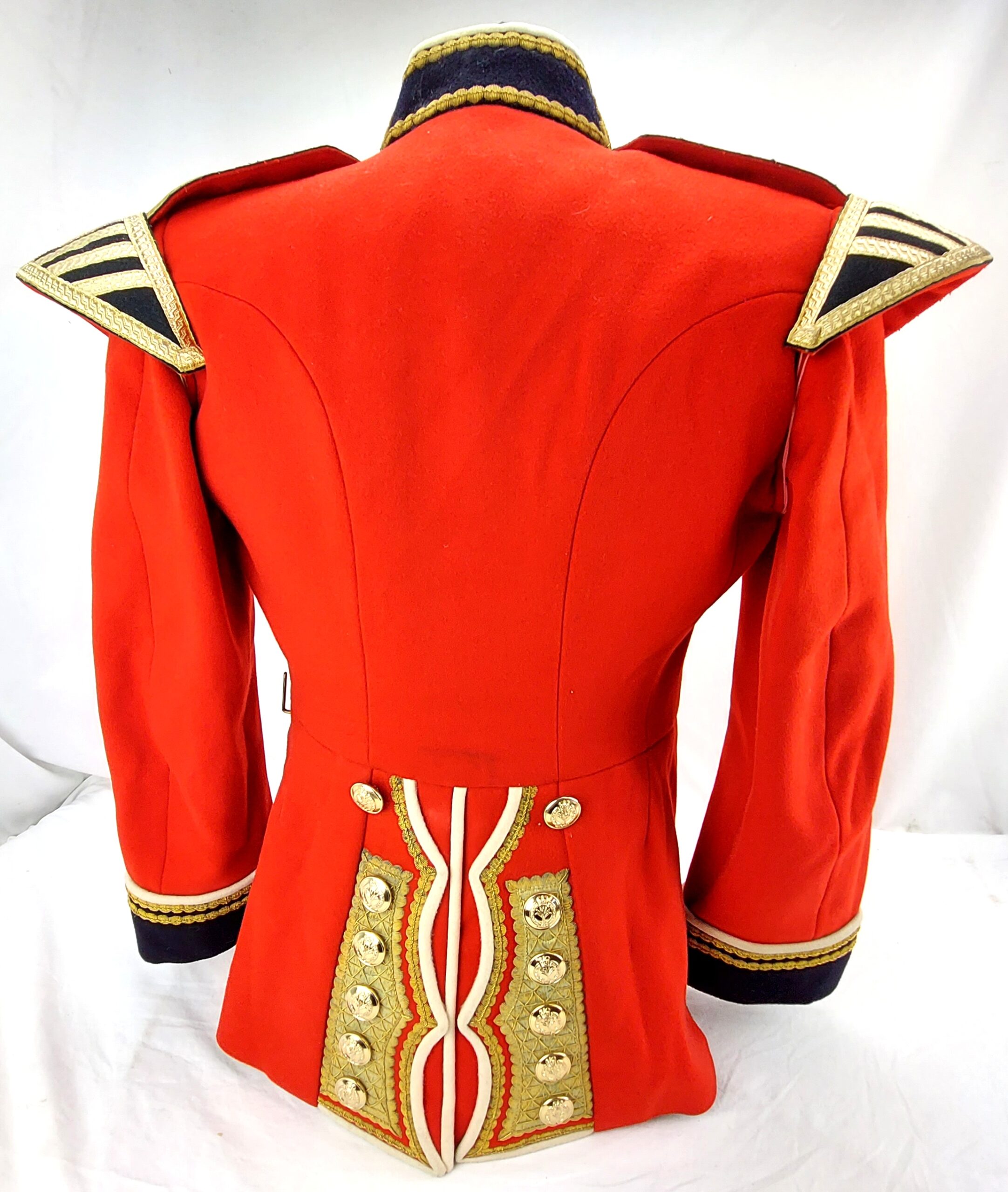 British, Welsh Guards Officer Tunic, with Bandmans Swallow Nest Epaulettes, Named & Dated, "2nd Lieutenant M.W. Presland, 1987", Small - Image 2