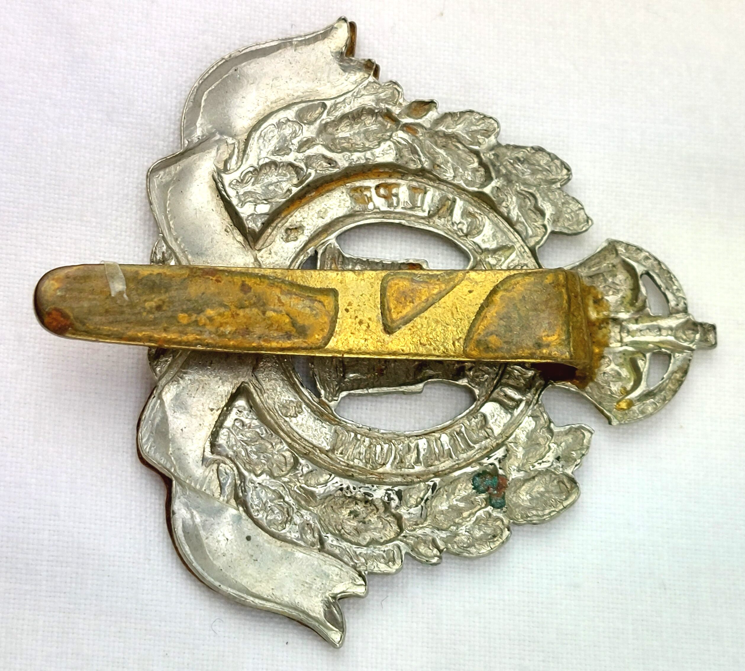 British, Kings' Suffolk Regiment, Cap Badge - Image 2