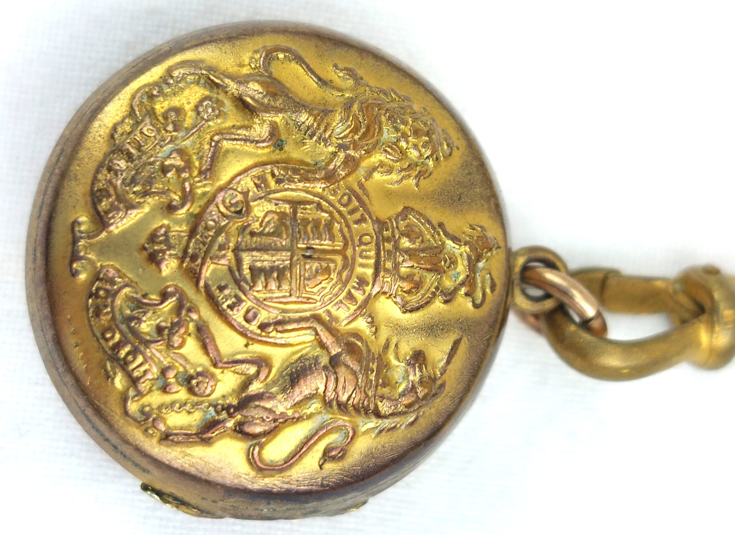 British, WW1, Unique Gentleman's Keepsake Locket and Chain, made from WWI Brass General Service Corps Buttons, embossed with Kings Crown, Royal Coat of Arms, with two original Victorian pictures - Image 5
