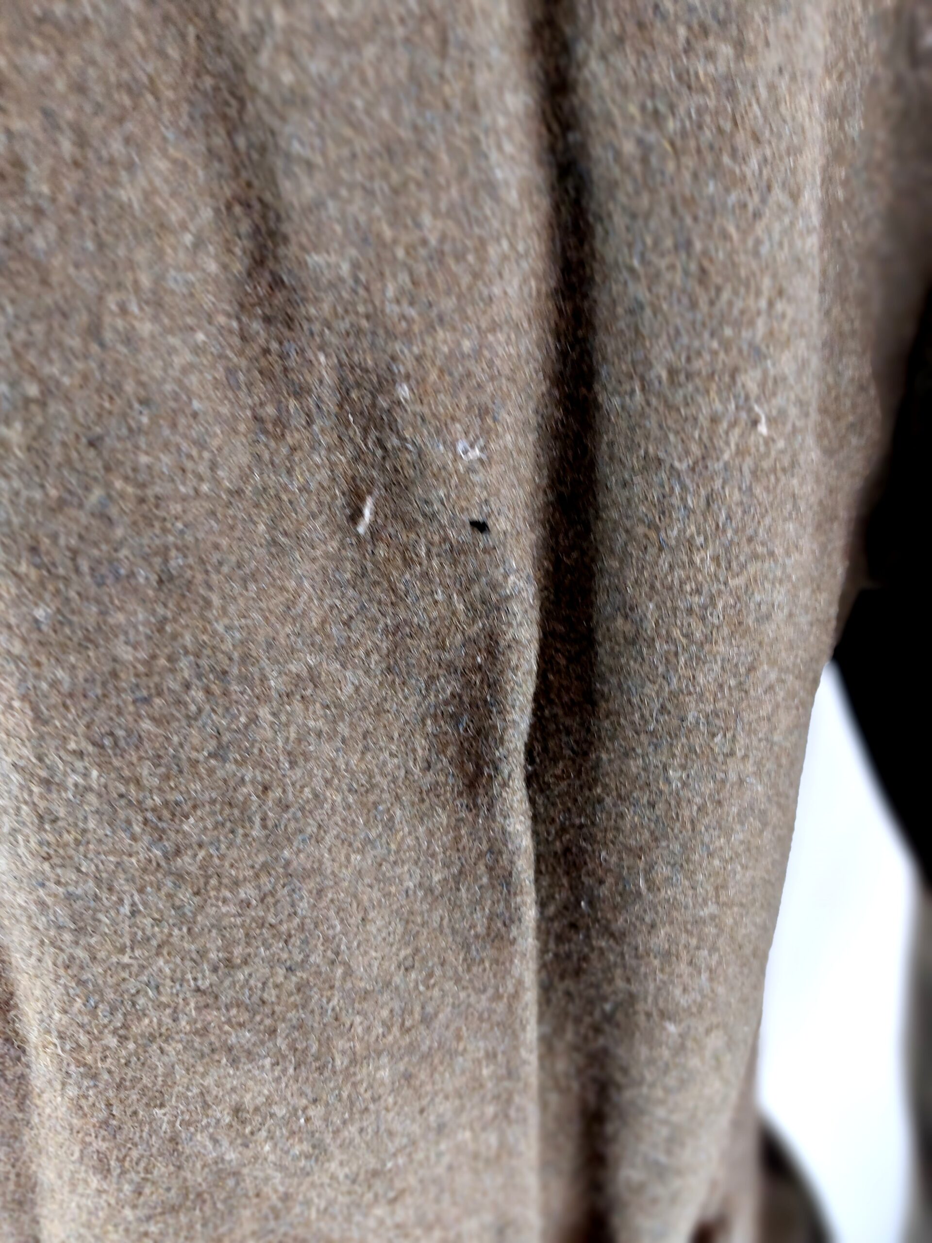 British, WW2, Royal Artillery Great Coat. Dismounted 1940 Pattern, Size No. 5, Dated 1942 - Image 15