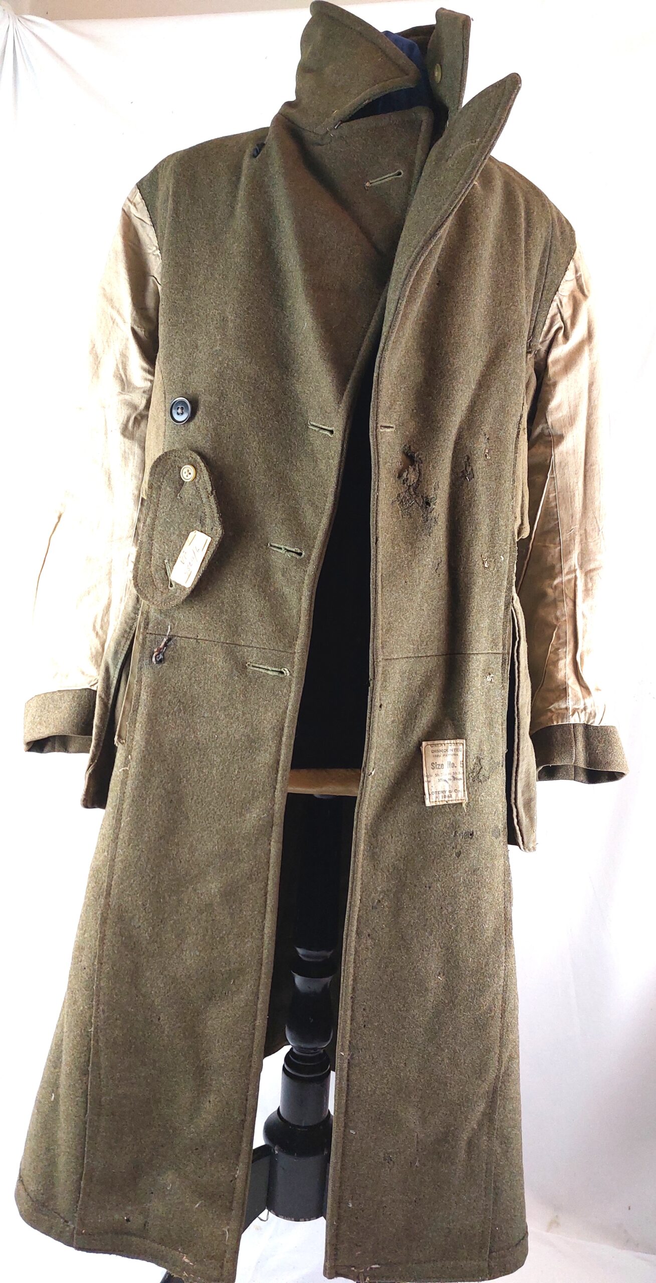 British, WW2, Royal Artillery Great Coat. Dismounted 1940 Pattern, Size No. 5, Dated 1942 - Image 18