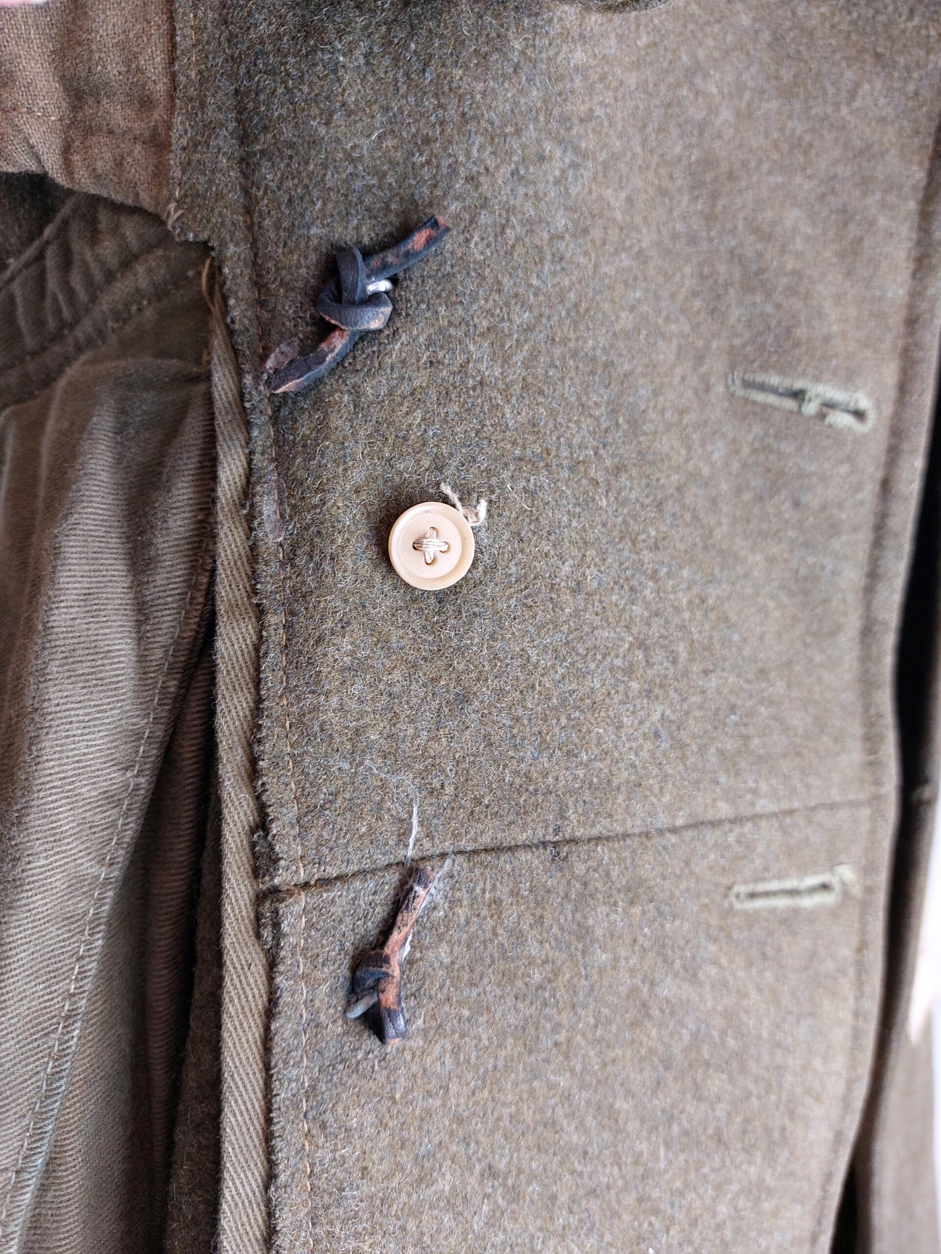British, WW2, Royal Artillery Great Coat. Dismounted 1940 Pattern, Size No. 5, Dated 1942 - Image 26