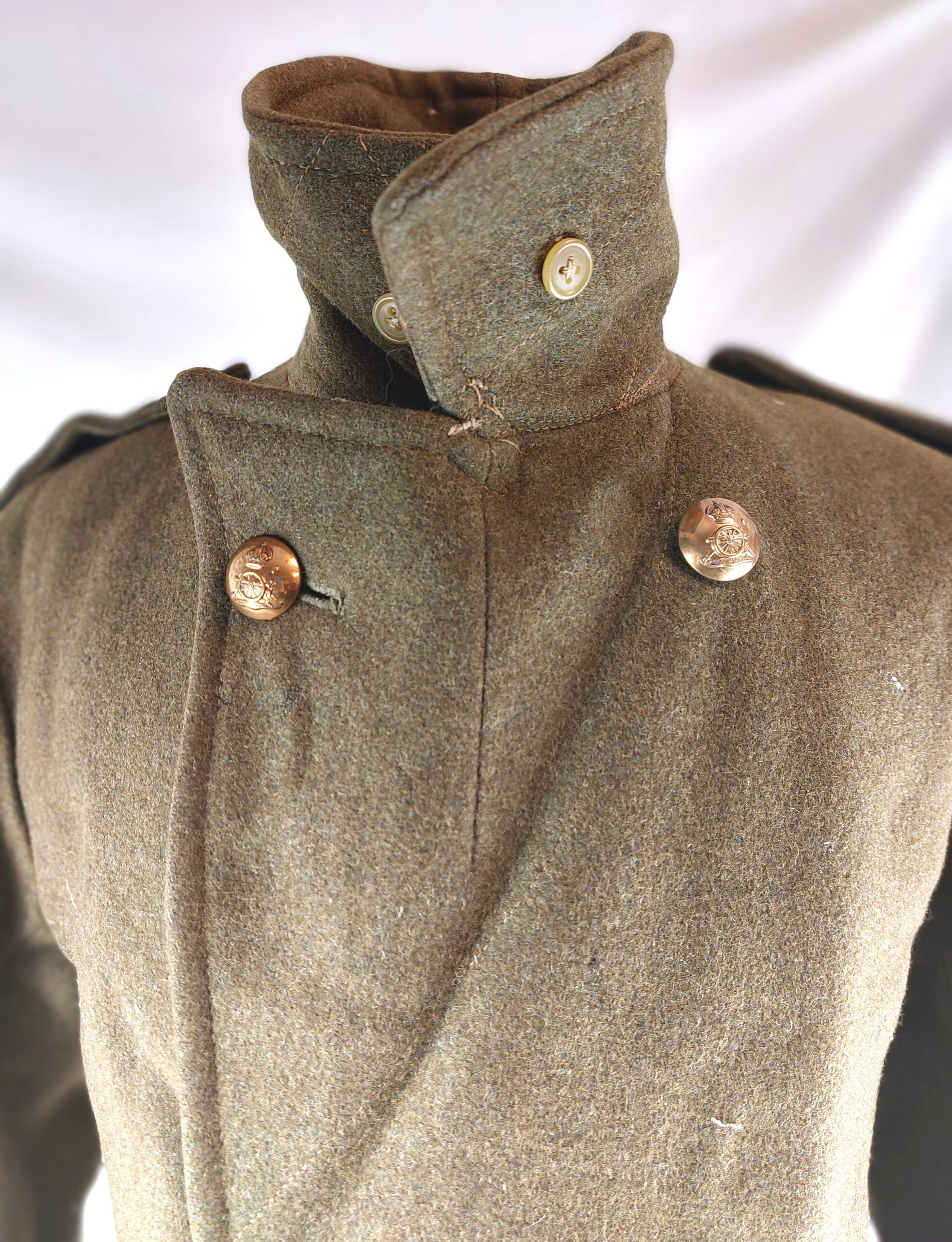 British, WW2, Royal Artillery Great Coat. Dismounted 1940 Pattern, Size No. 5, Dated 1942 - Image 6
