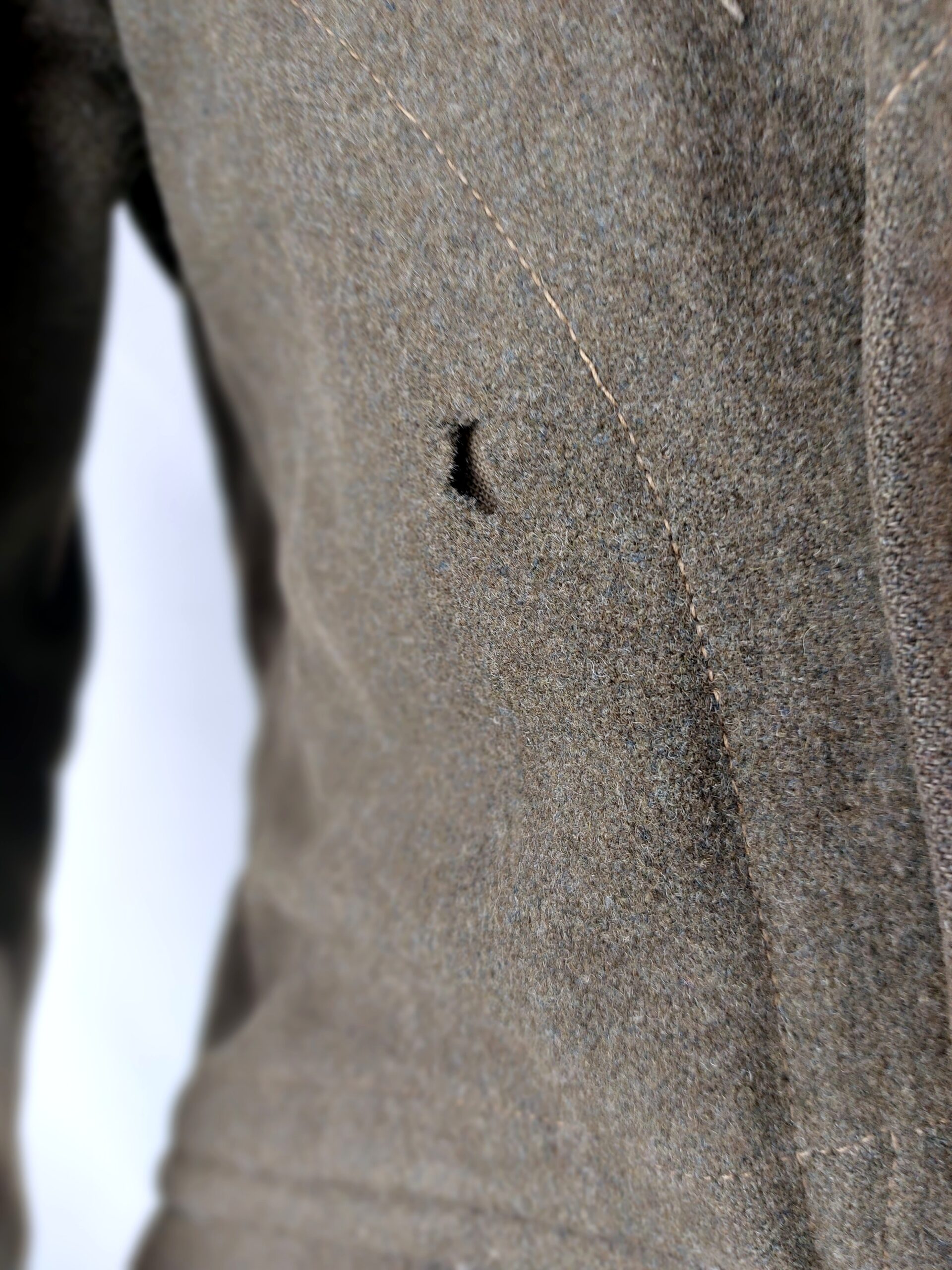 British, WW2, Royal Artillery Great Coat. Dismounted 1940 Pattern, Size No. 5, Dated 1942 - Image 13