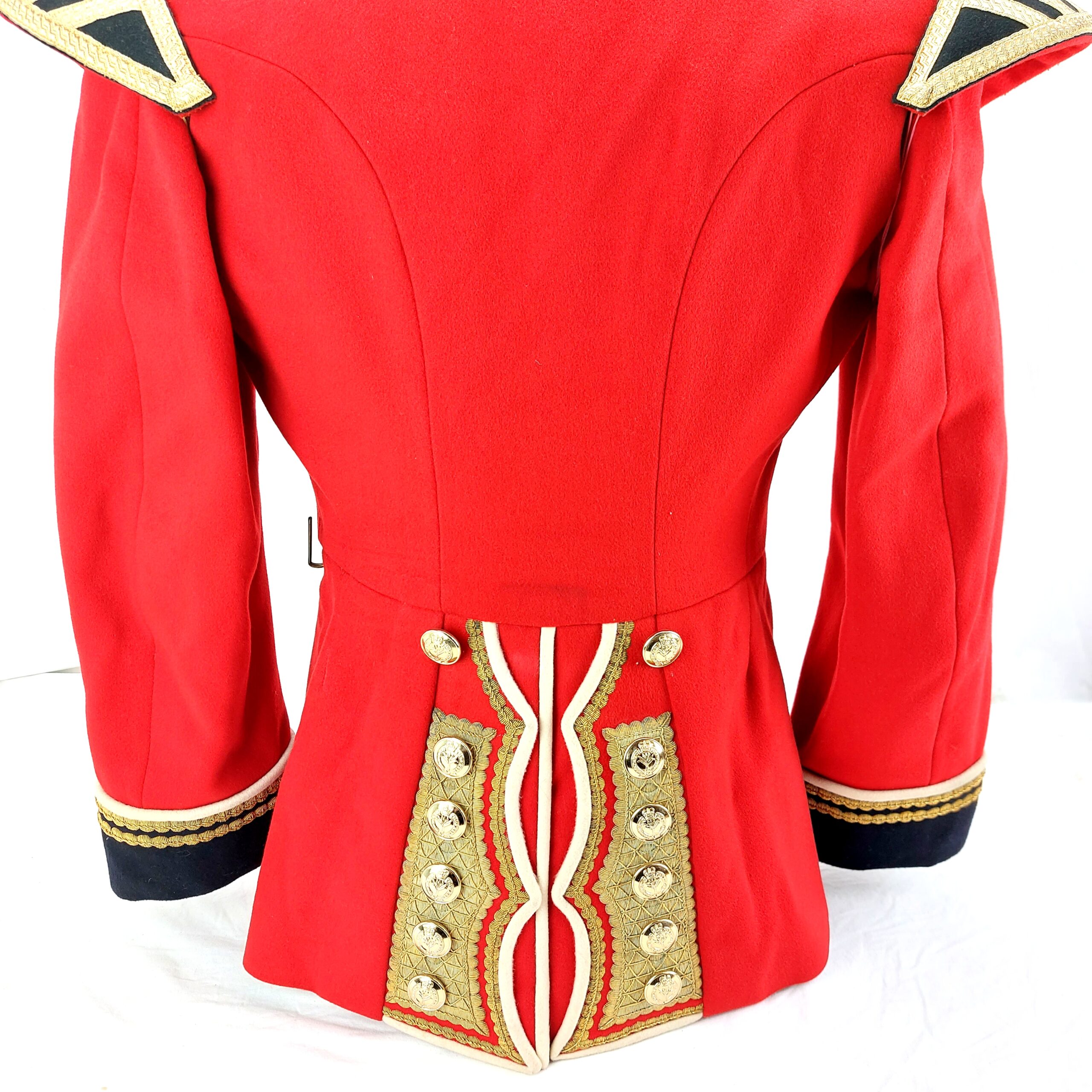 British, Welsh Guards Officer Tunic, with Bandmans Swallow Nest Epaulettes, Named & Dated, "2nd Lieutenant M.W. Presland, 1987", Small - Image 3