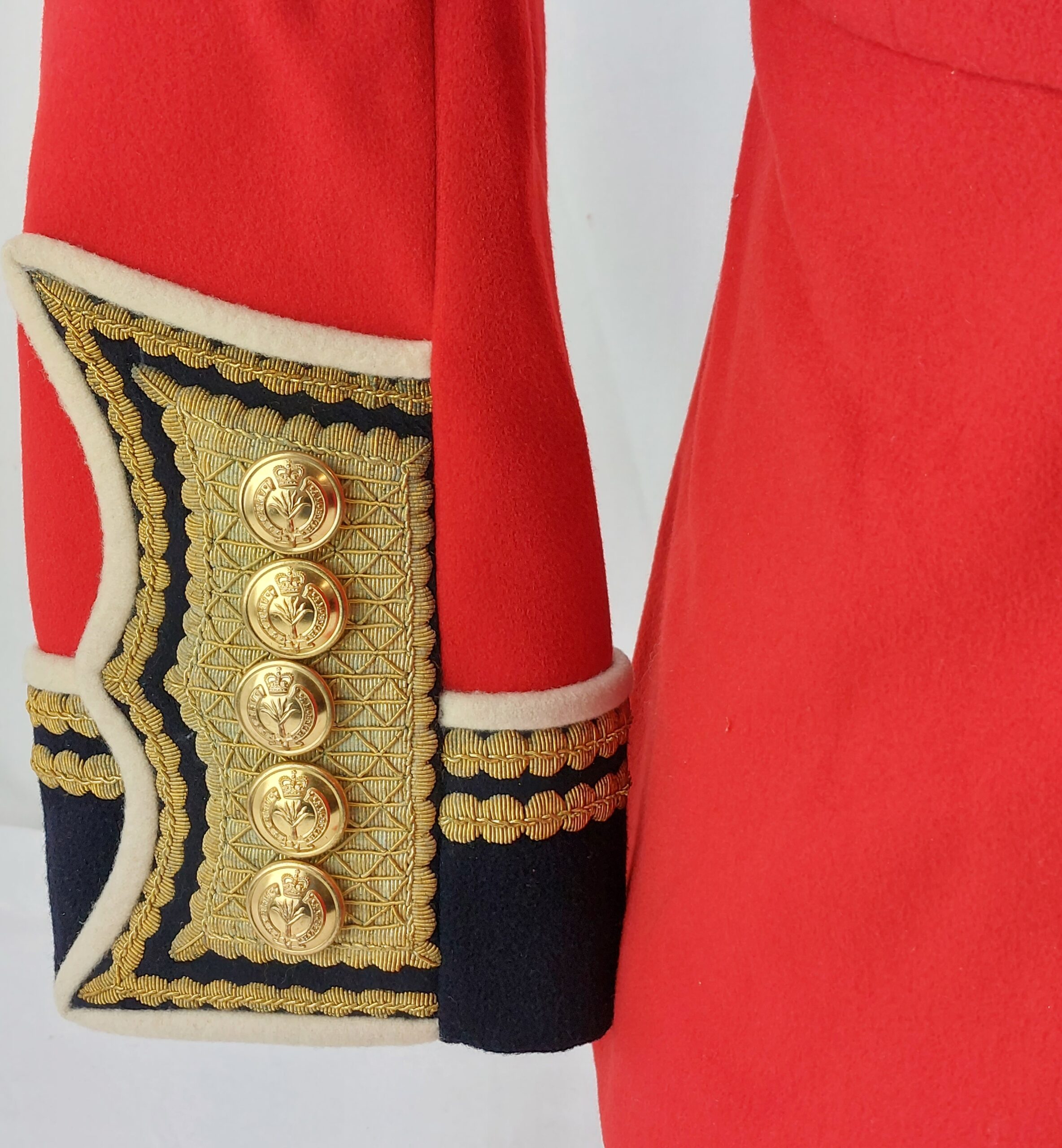 British, Welsh Guards Officer Tunic, with Bandmans Swallow Nest Epaulettes, Named & Dated, "2nd Lieutenant M.W. Presland, 1987", Small - Image 14