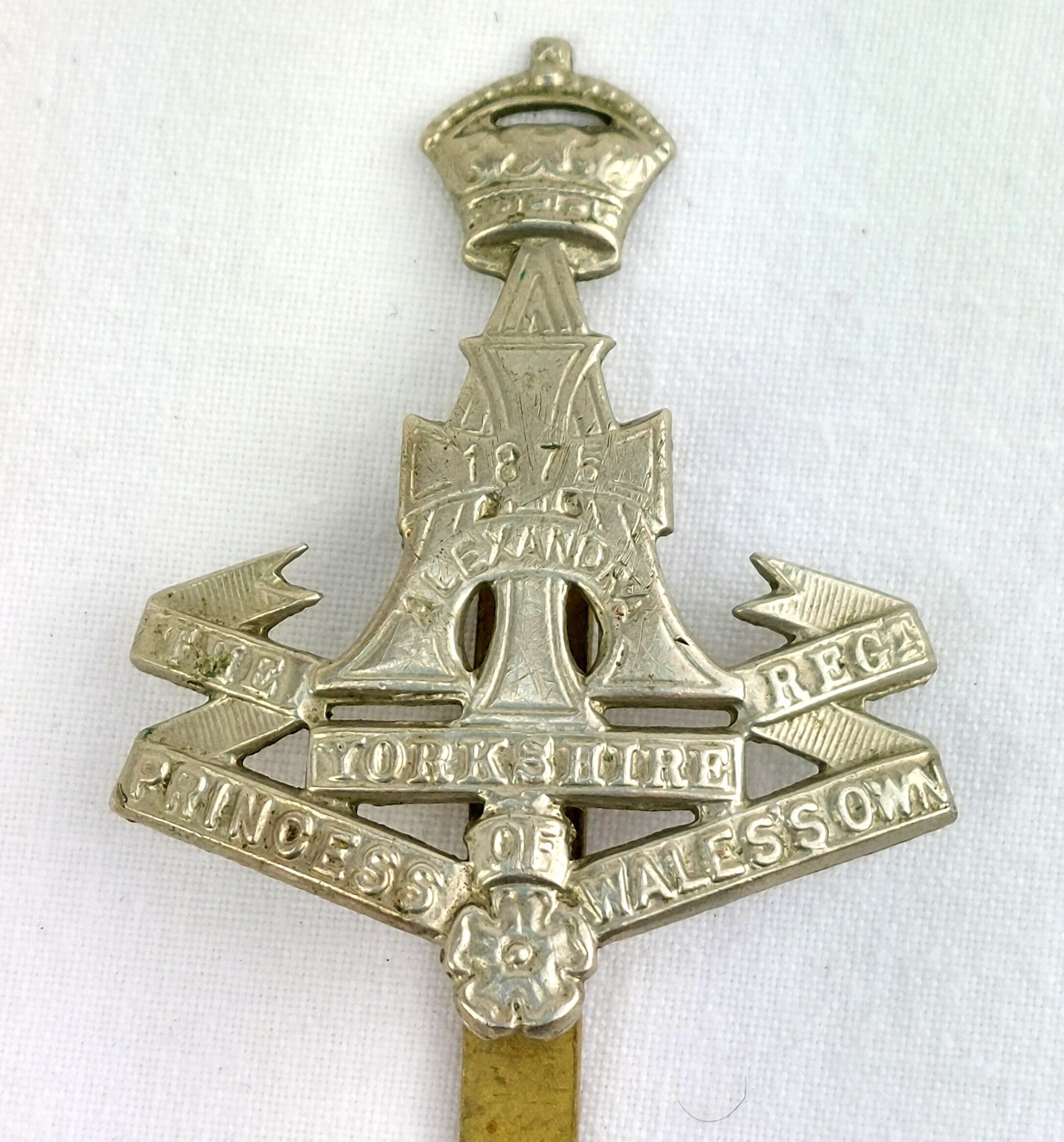 British, Yorkshire Green Howards, '1875 Alexandra Princess Wales's Own' Cap Badge - Image 3
