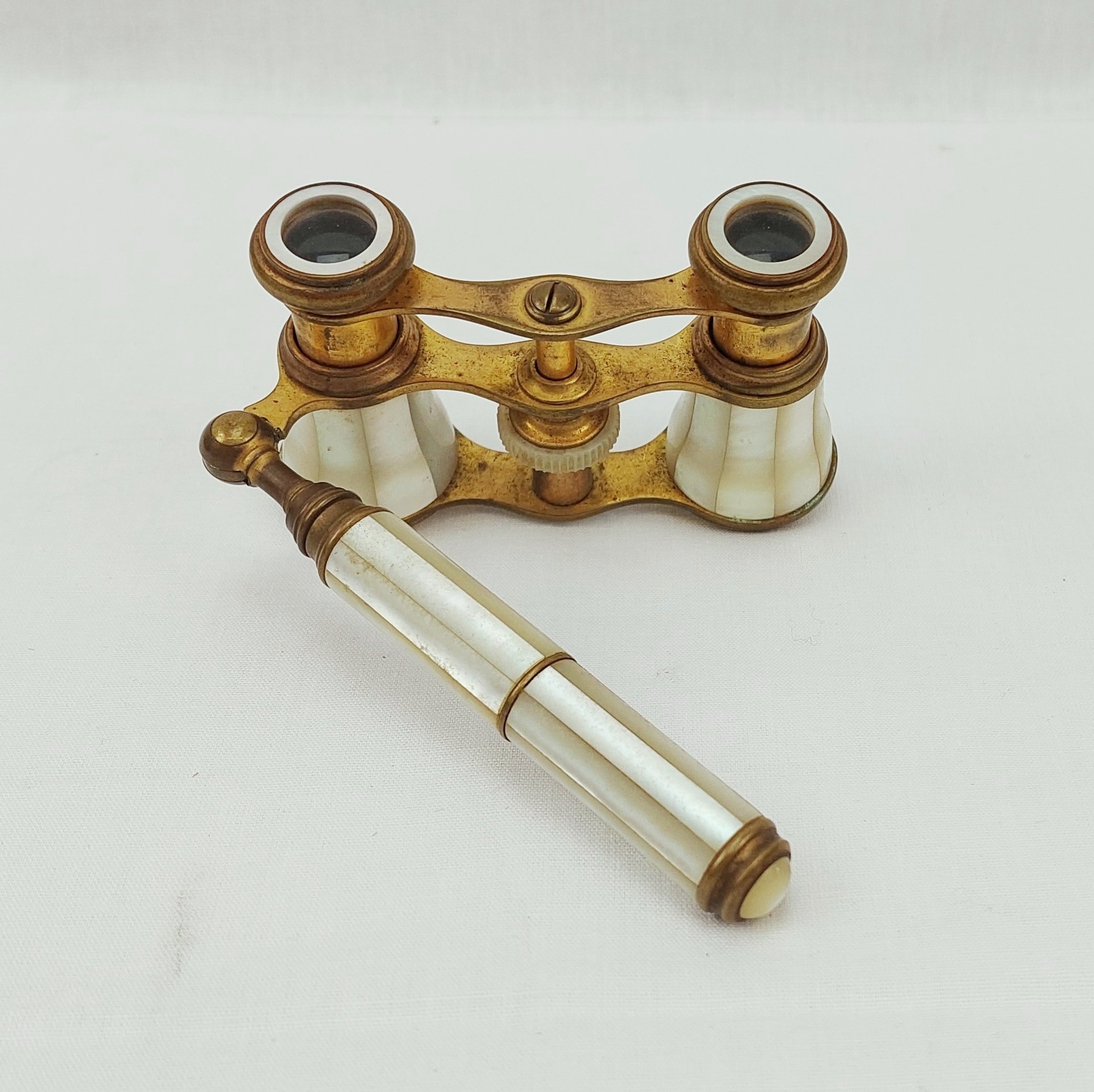 Edwardian Gilt Metal Mother Of Pearl Lorgnette Opera Glasses