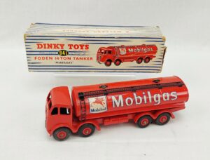 Boxed Dinky Toys 941 – Foden 14 Ton Tanker Mobilgas
