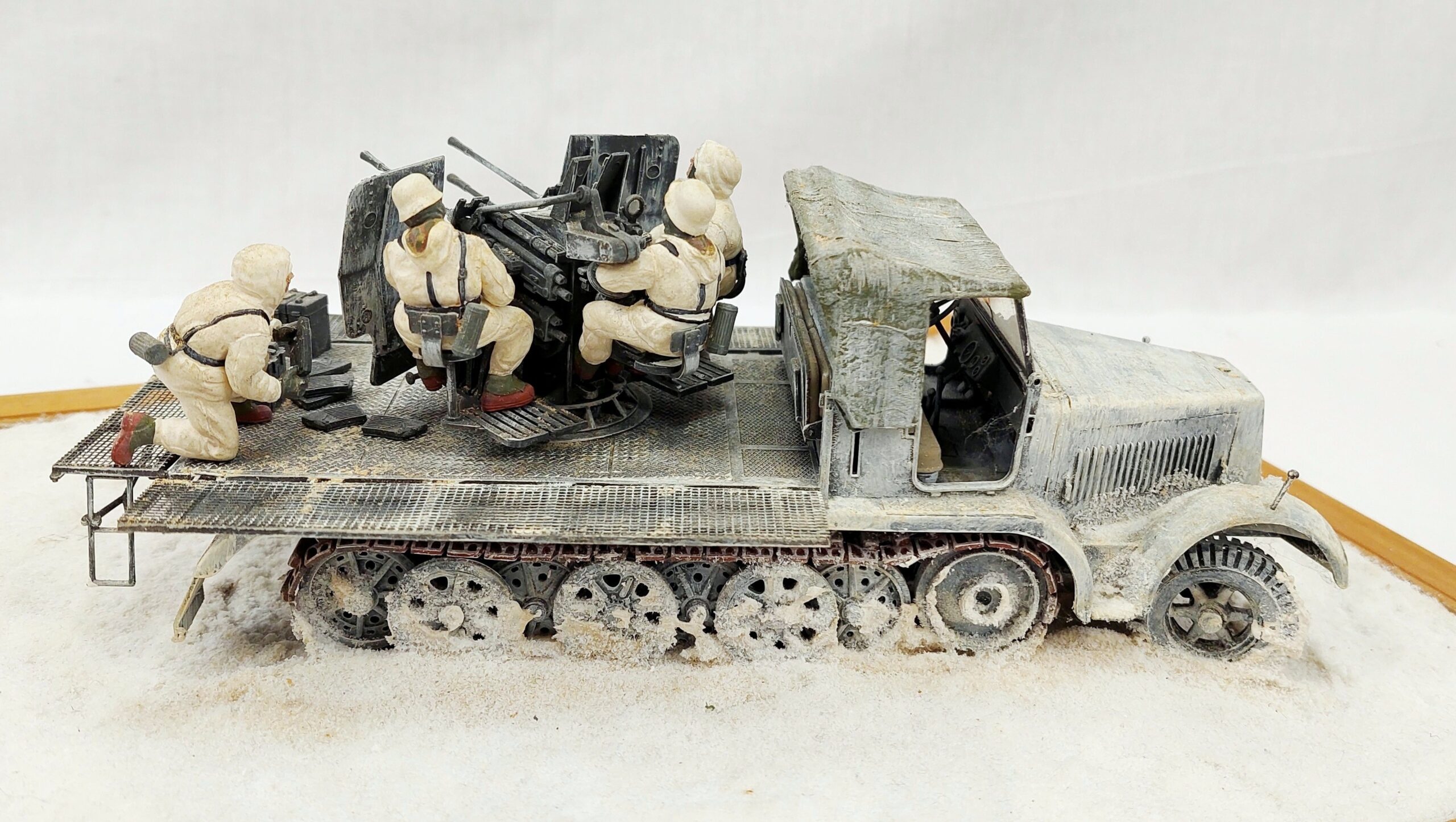 WW2 German Half Track SD.KFZ.7-1 35050 1/35th Scale Model - Image 4