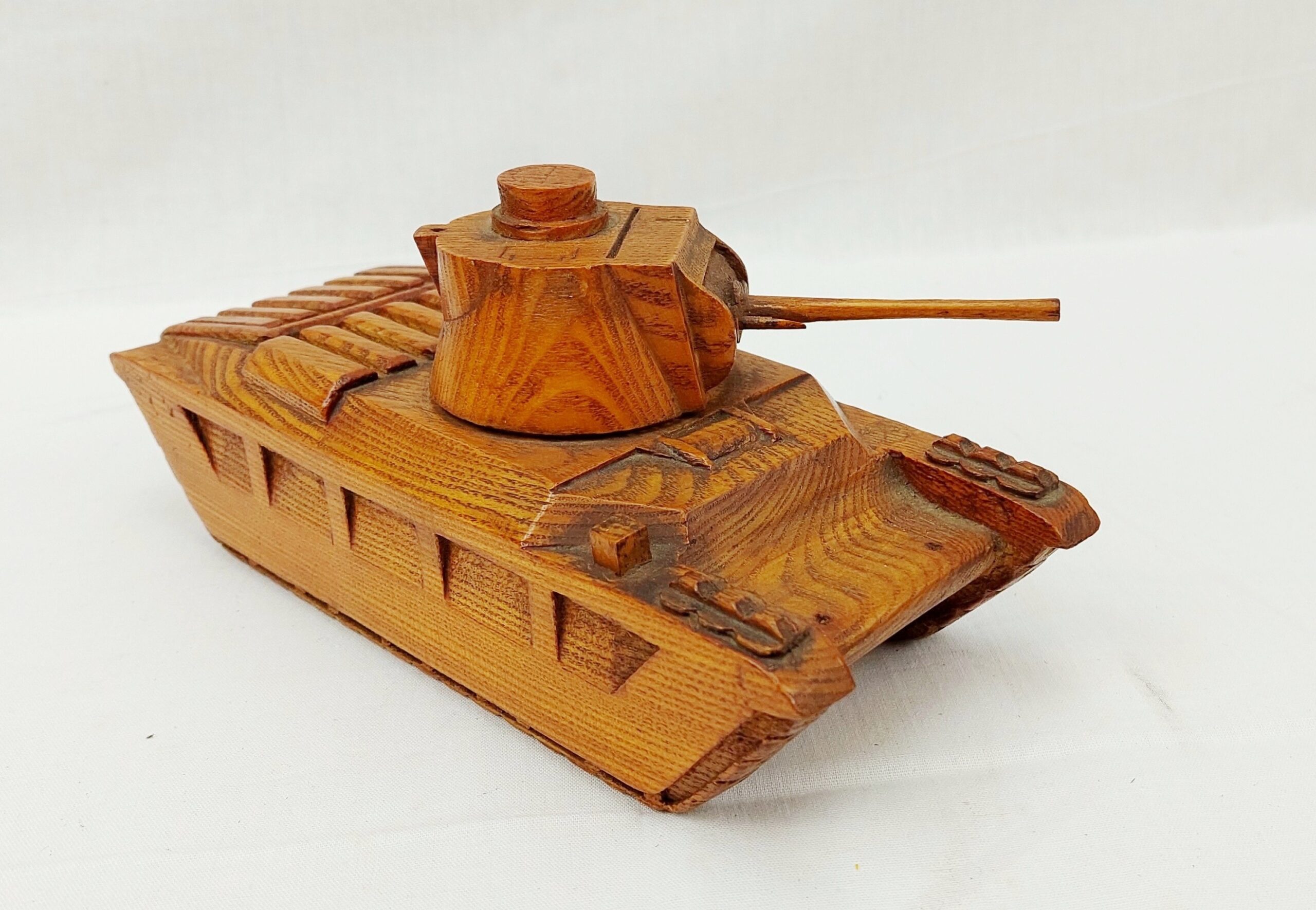 WW2 Well Made Wooden Trench Art Model Of A Matilda Tank Mark 2 - Image 3