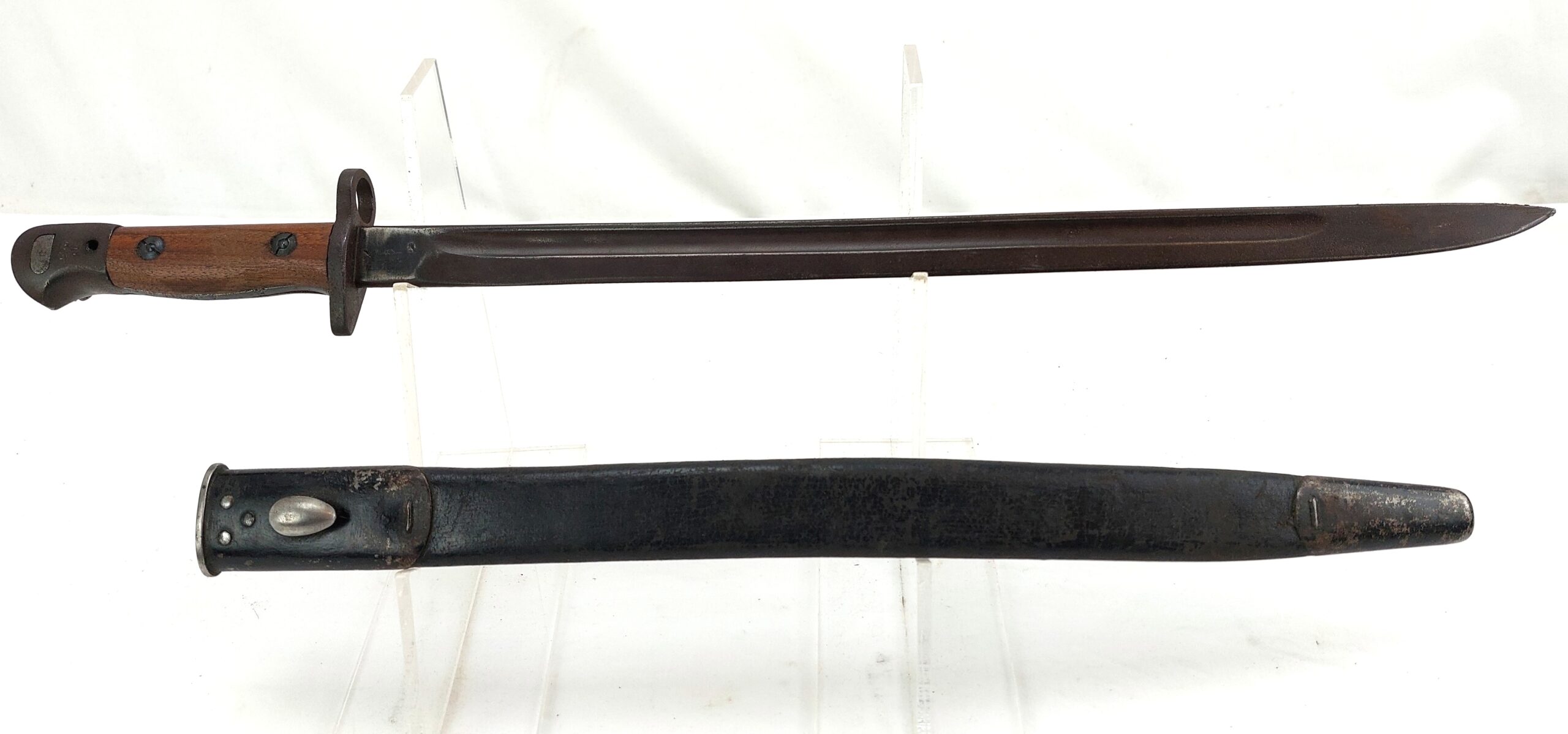 British, WW1, 1907 Pattern Wilkinson Bayonet & Leather Scabbard, dated 1917