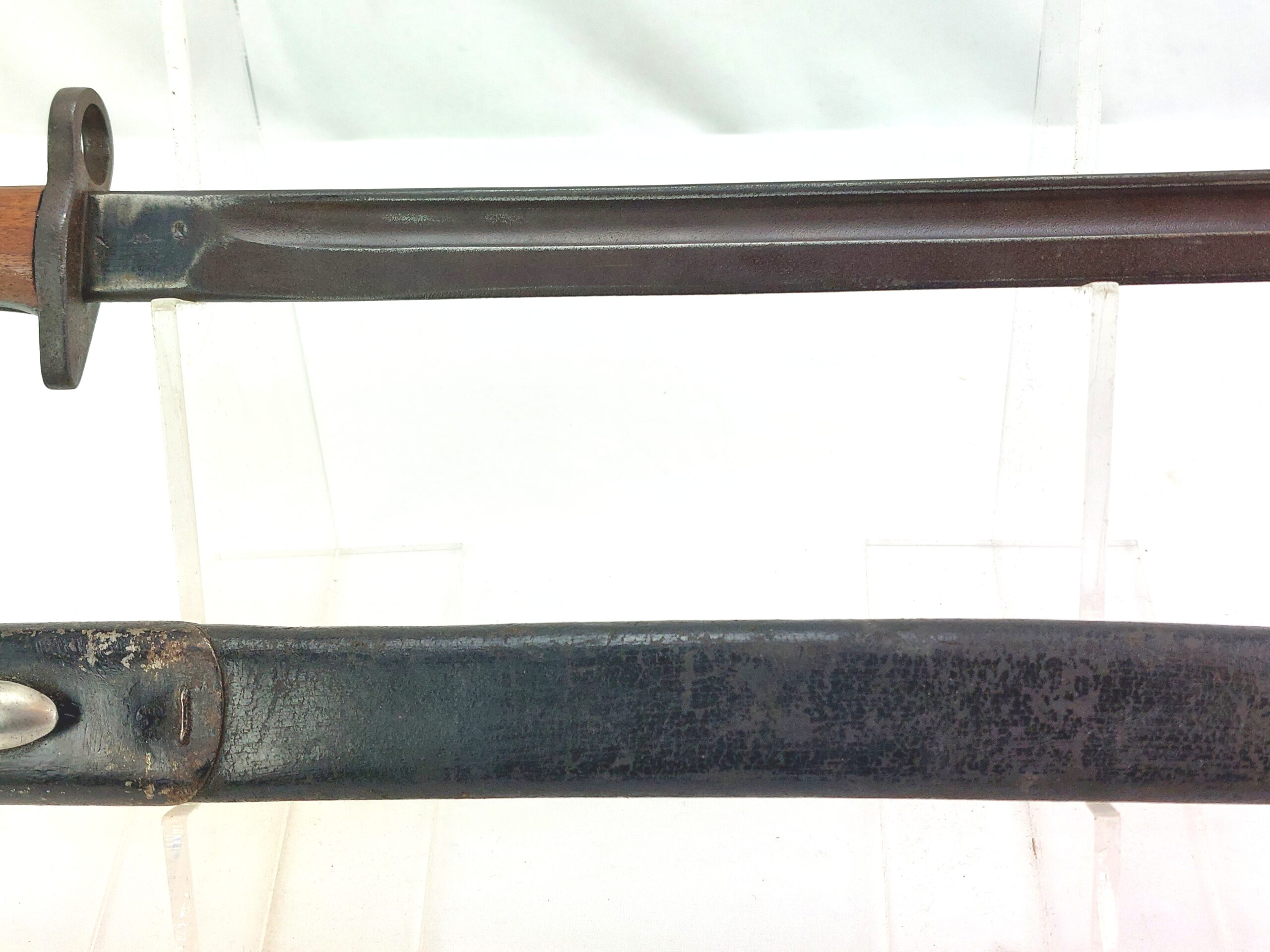 British, WW1, 1907 Pattern Wilkinson Bayonet & Leather Scabbard, dated 1917 - Image 3
