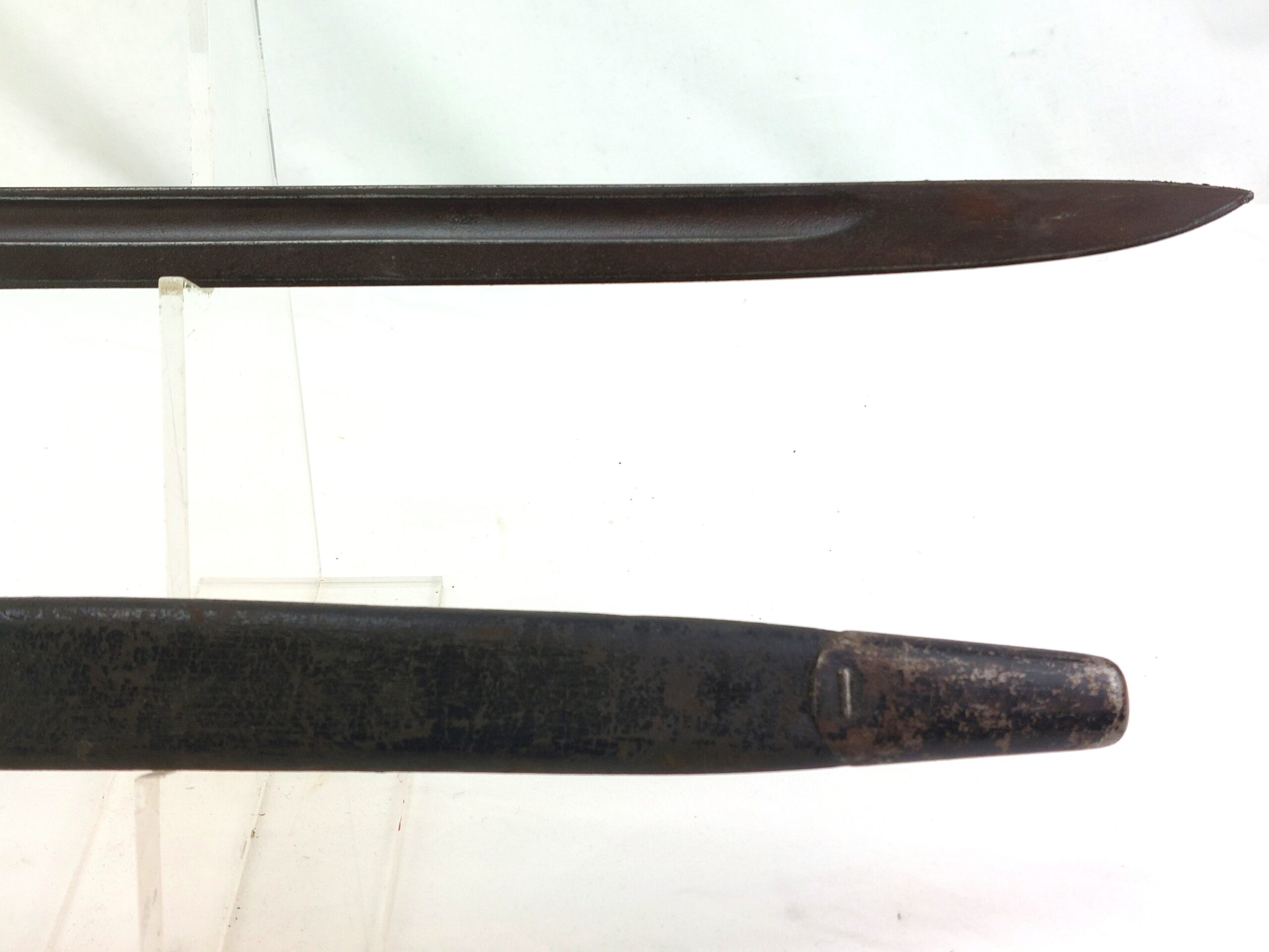 British, WW1, 1907 Pattern Wilkinson Bayonet & Leather Scabbard, dated 1917 - Image 4