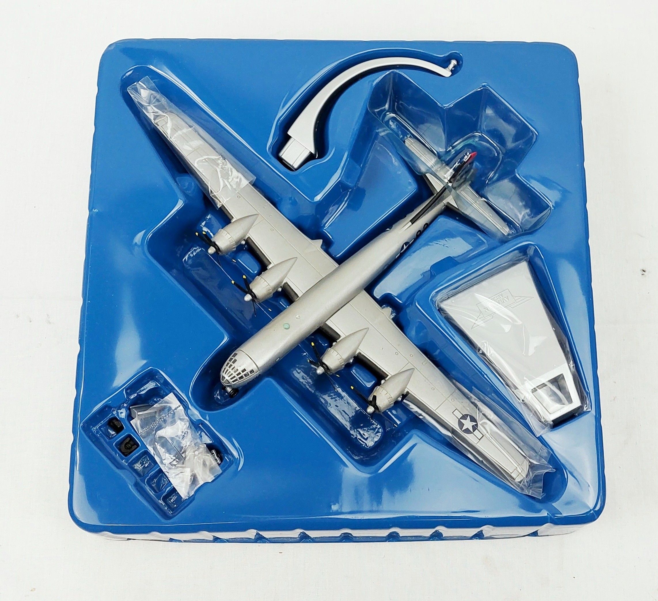 Corgi 48901 Aviation Archive Boeing B29 Super Fortress Enola Gay Model - Image 2