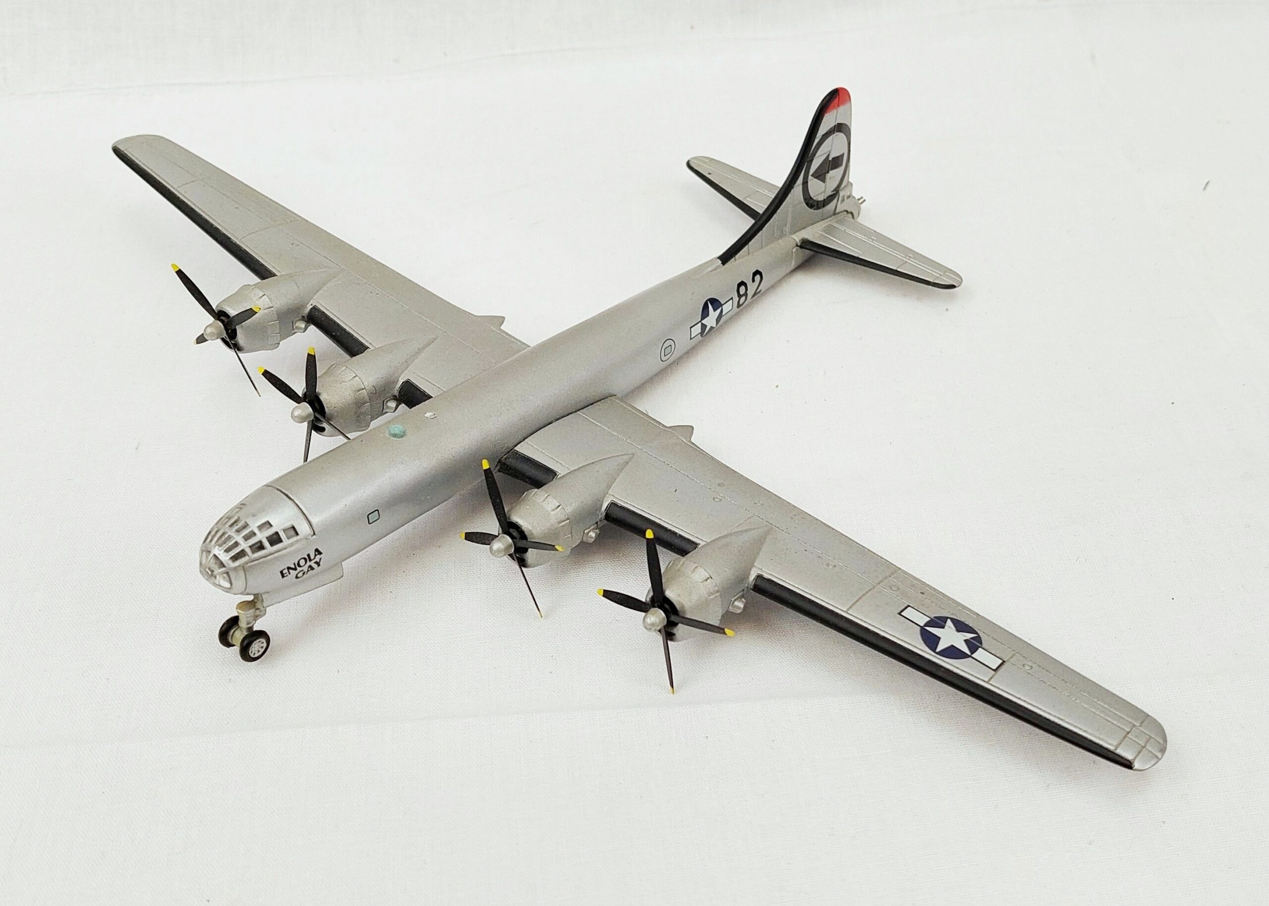 Corgi 48901 Aviation Archive Boeing B29 Super Fortress Enola Gay Model - Image 3