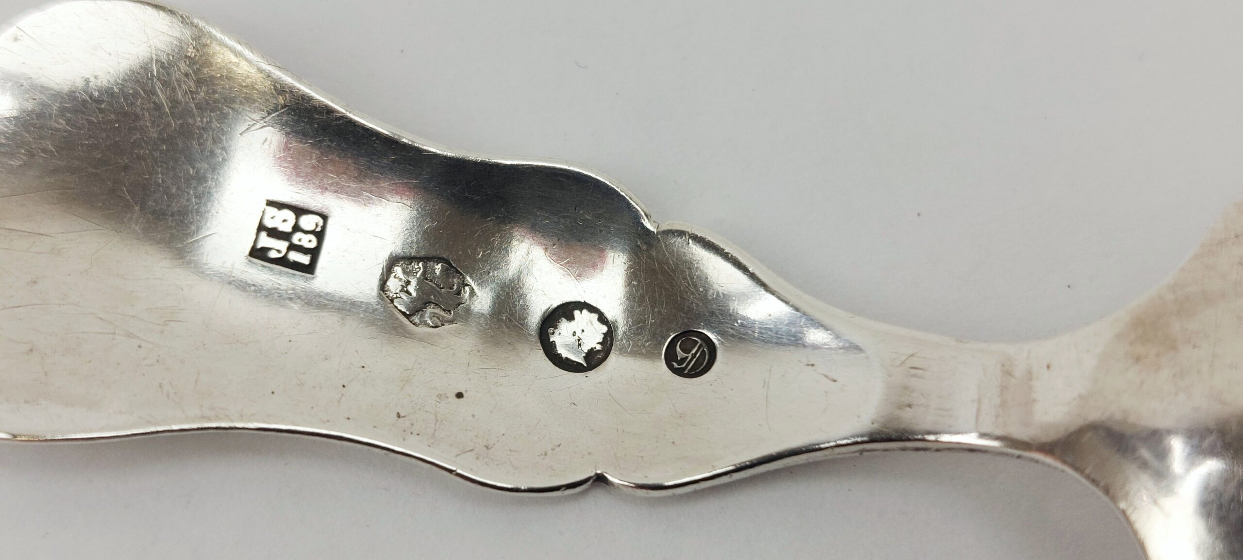 London 1840 Sterling Silver Tea Caddy Spoon - Image 2