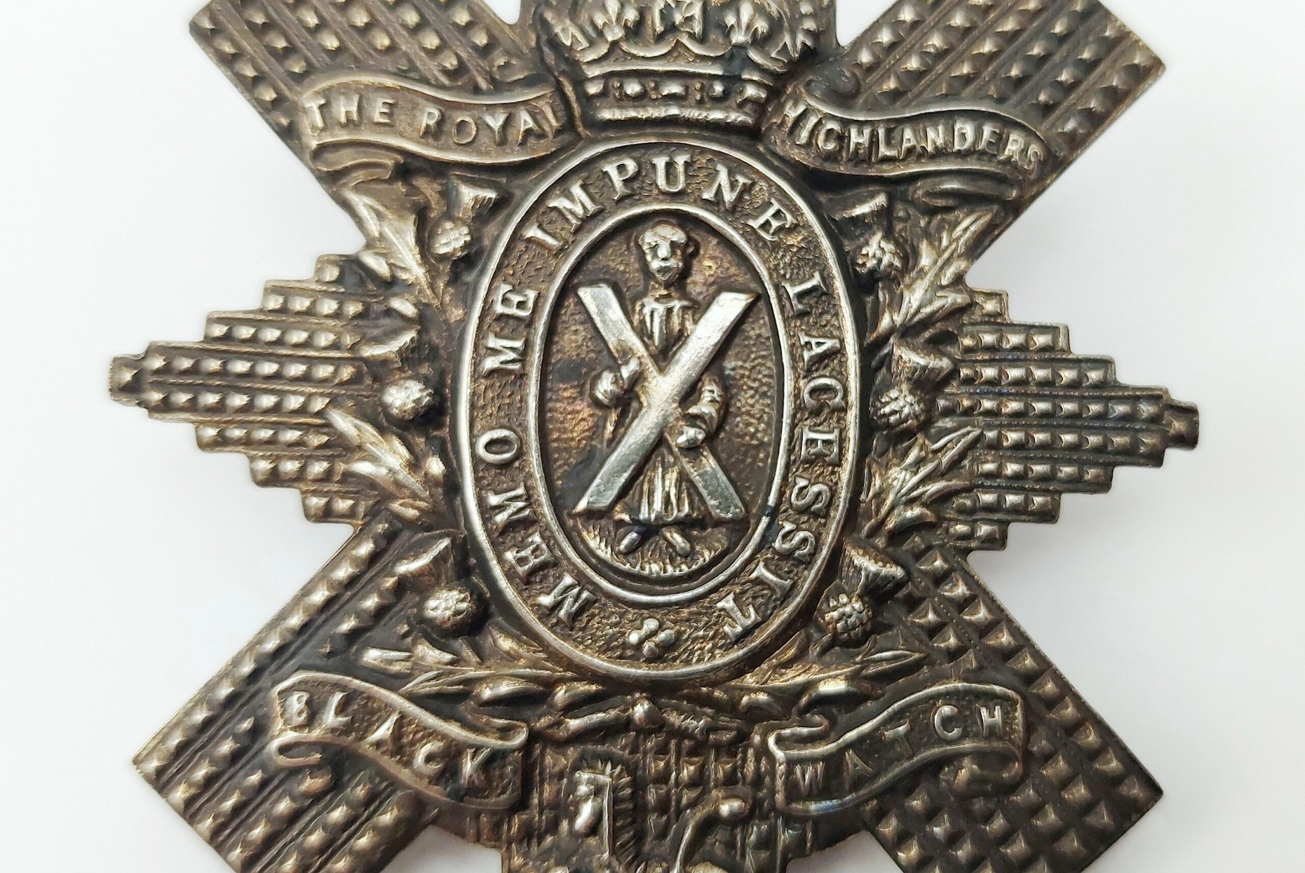 Restrike WW2 Royal Highlanders Black Watch Cap Badge - Image 3
